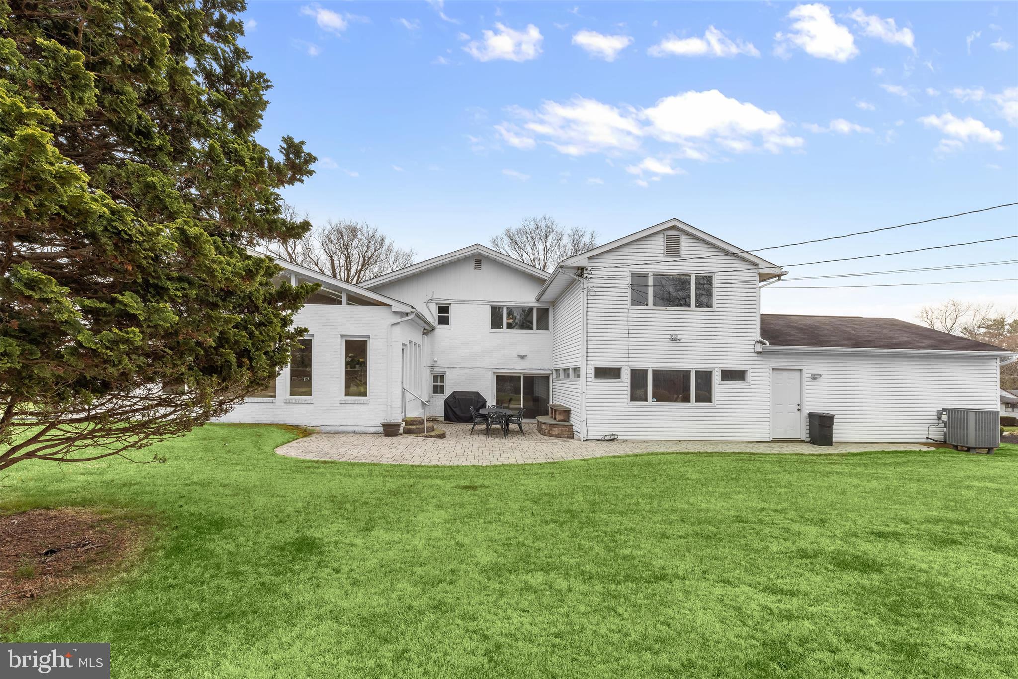 LONG MEADOW ESTATES - Residential