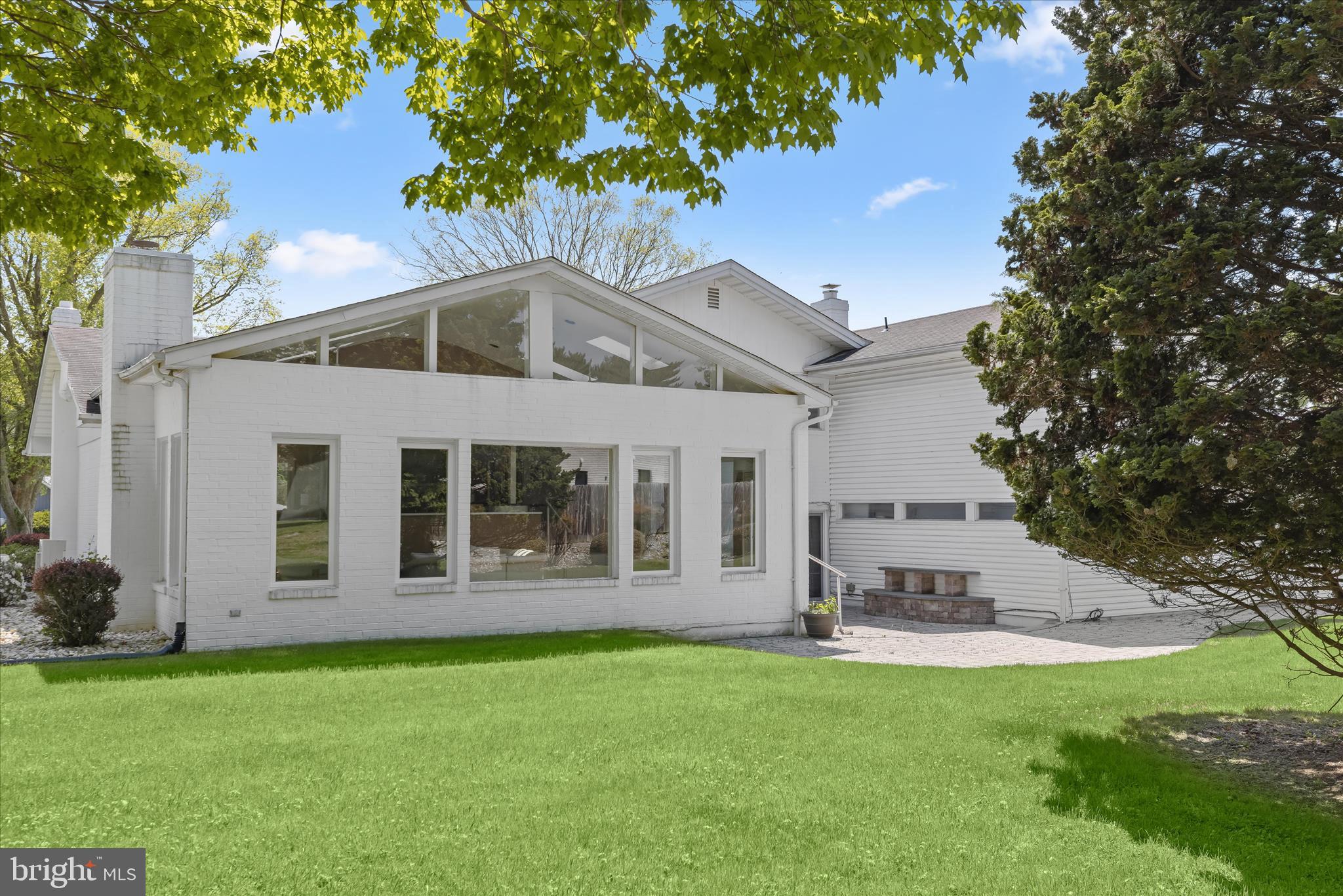 LONG MEADOW ESTATES - Residential