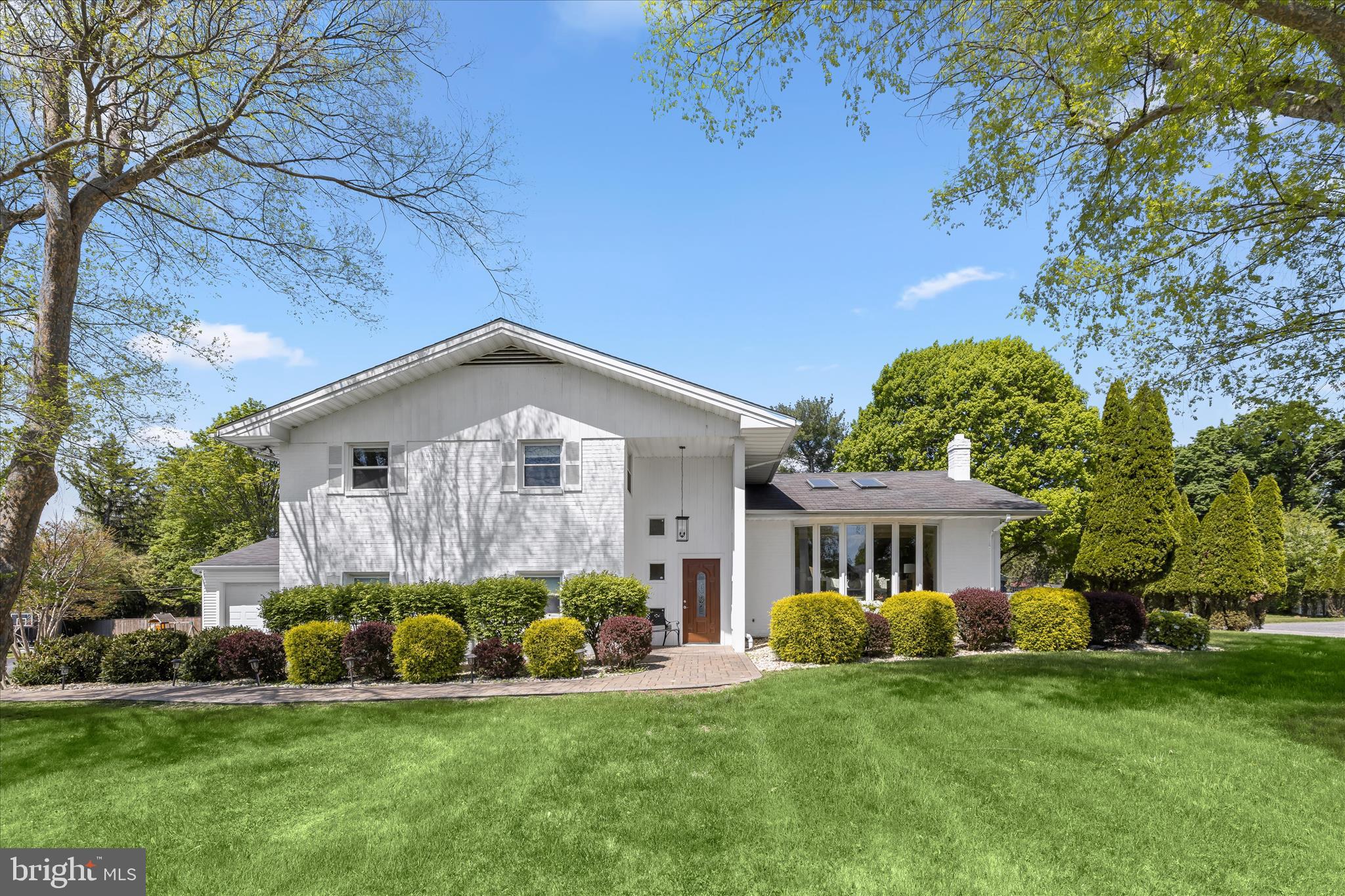 LONG MEADOW ESTATES - Residential