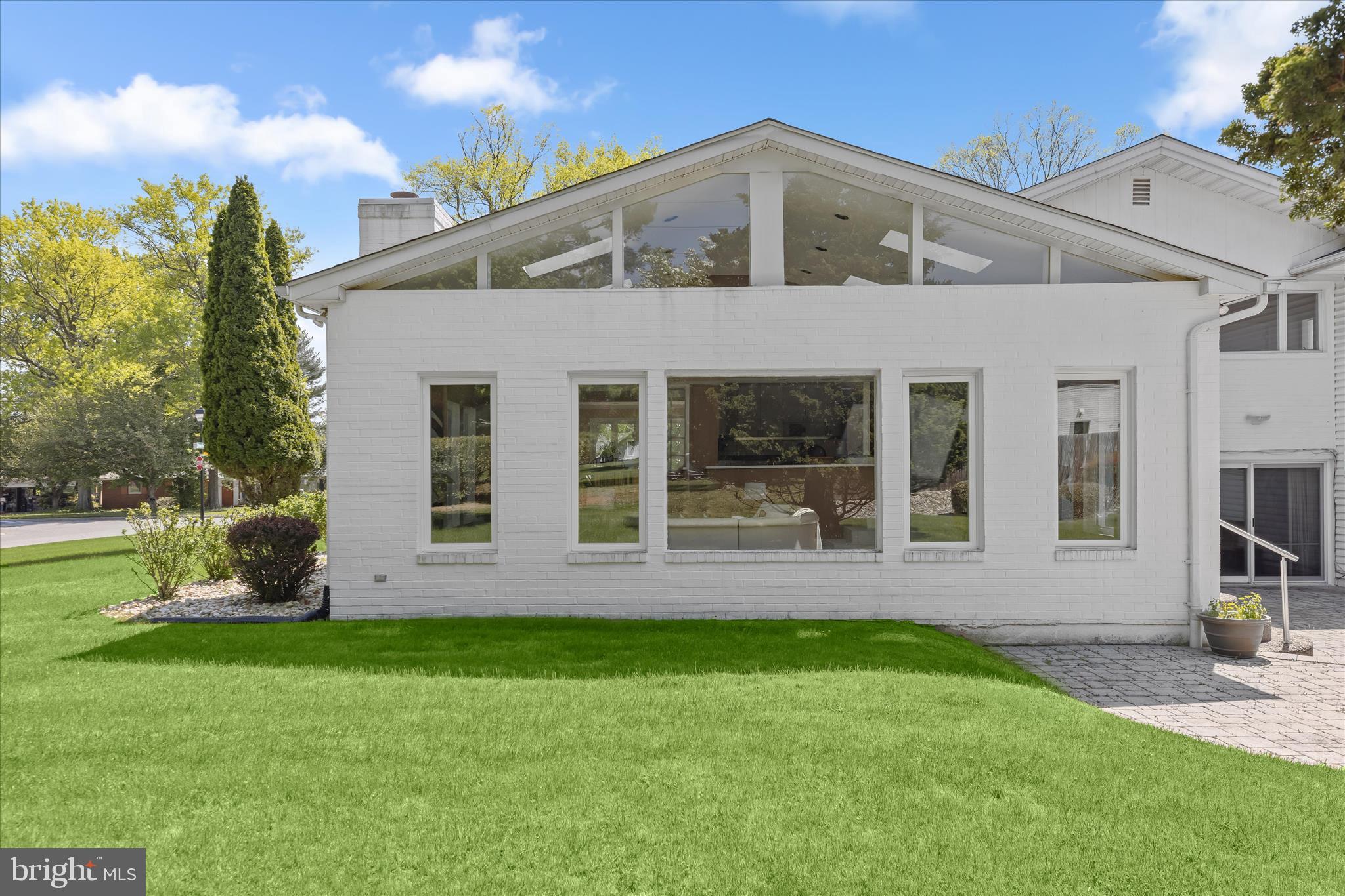 LONG MEADOW ESTATES - Residential