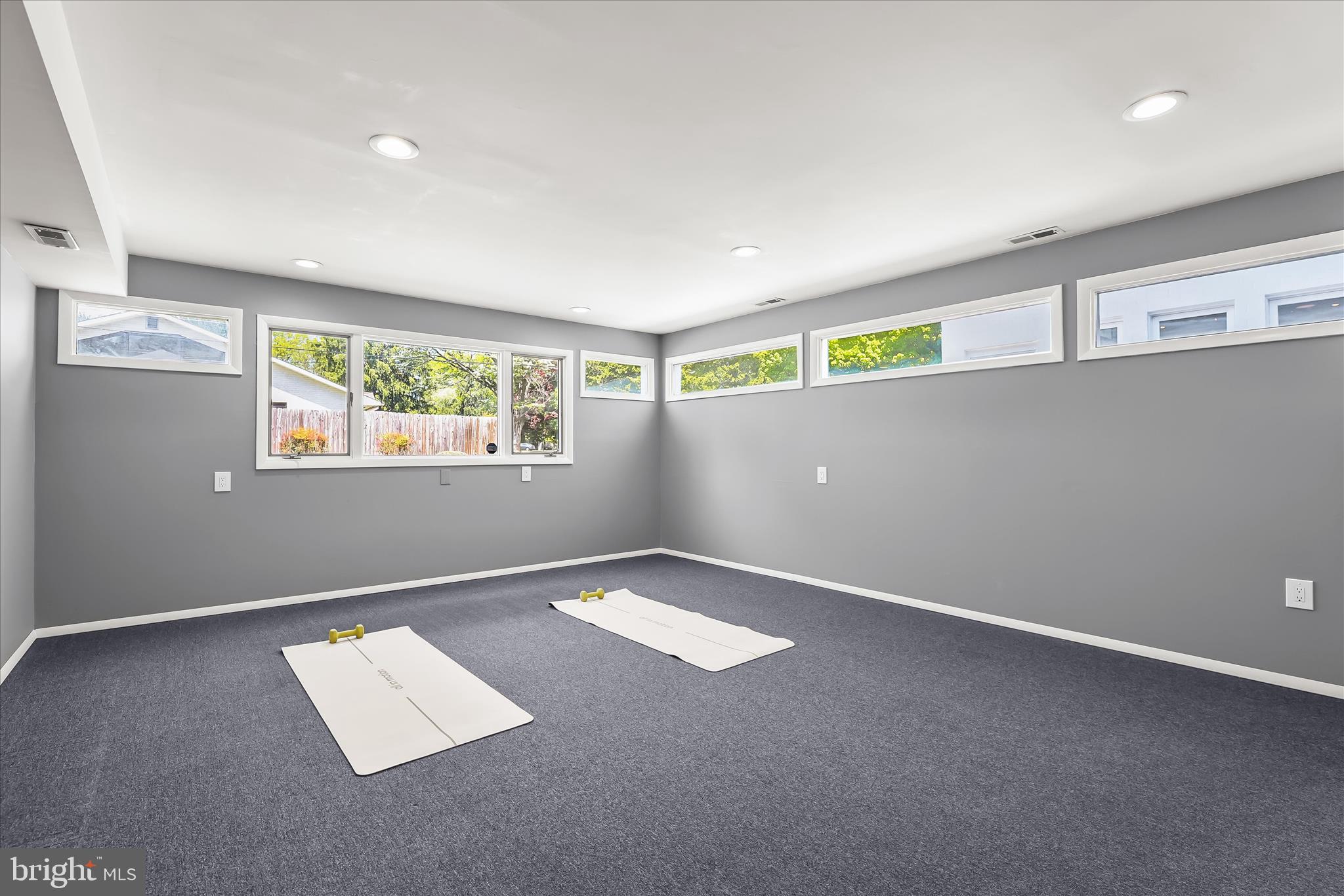 LONG MEADOW ESTATES - Residential