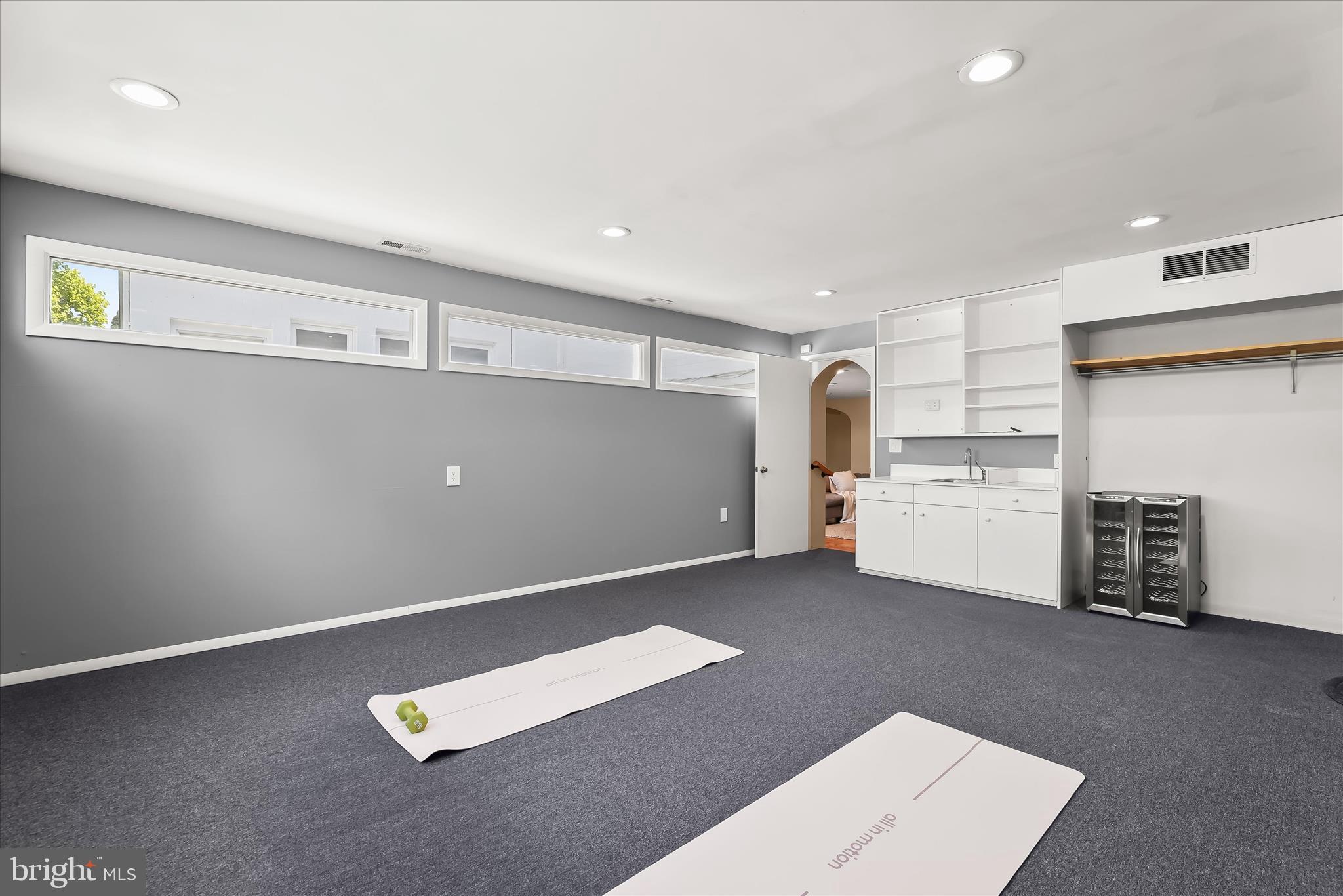 LONG MEADOW ESTATES - Residential