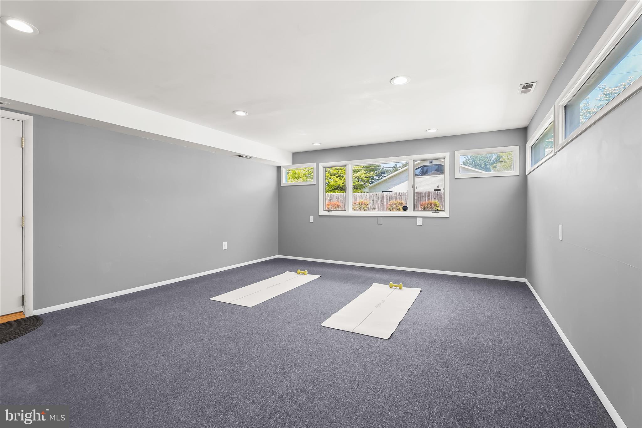 LONG MEADOW ESTATES - Residential