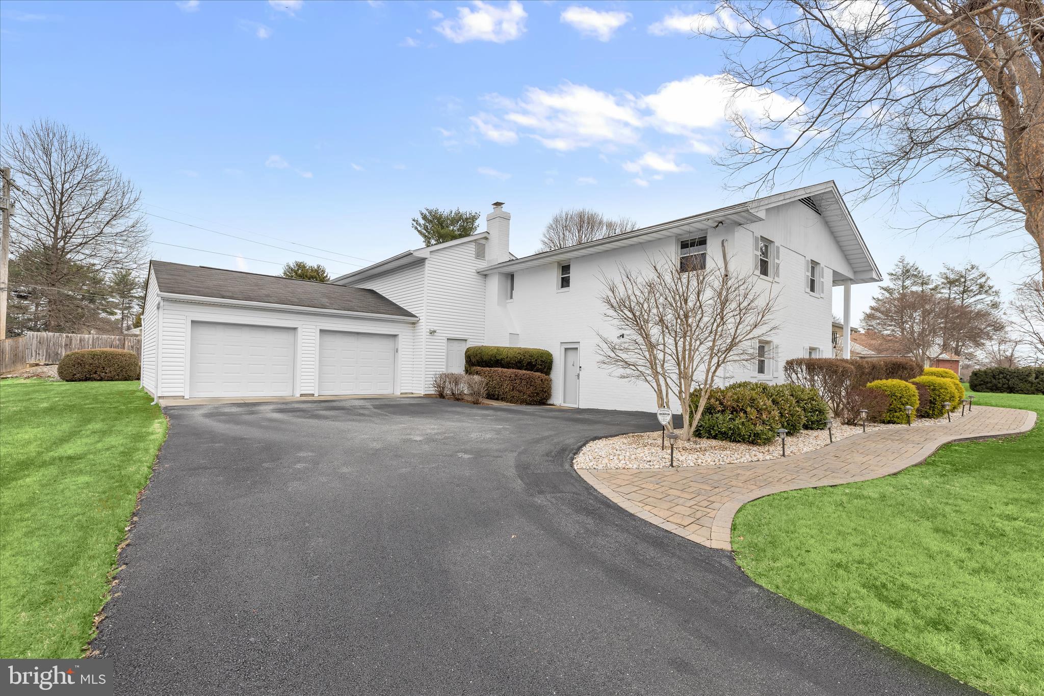 LONG MEADOW ESTATES - Residential