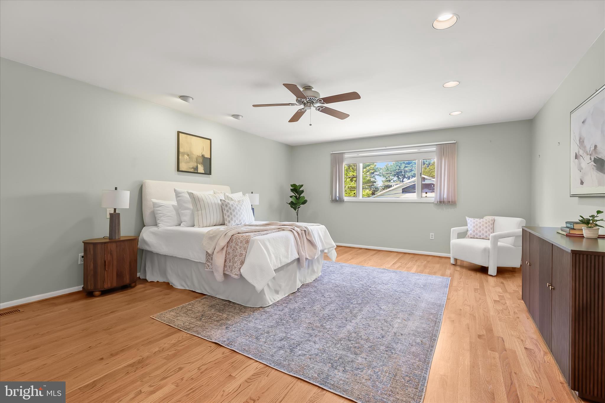 LONG MEADOW ESTATES - Residential