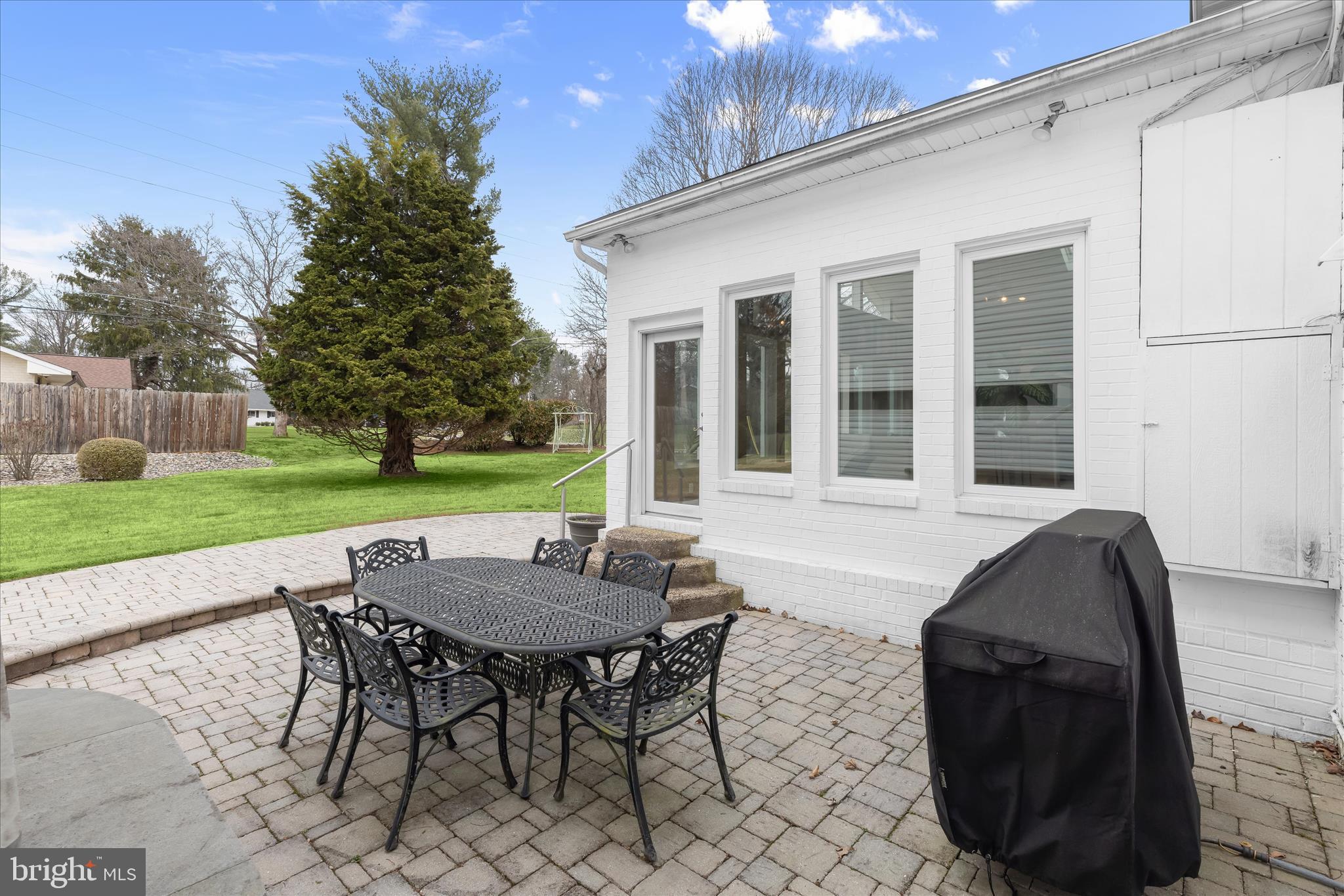 LONG MEADOW ESTATES - Residential