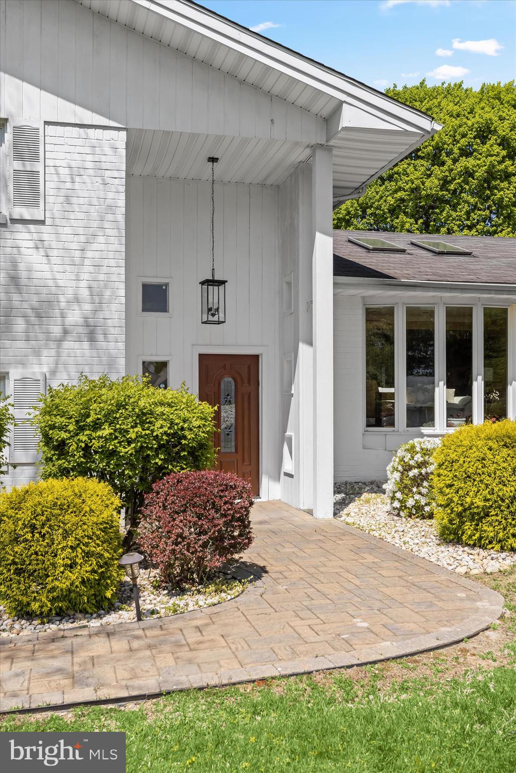 LONG MEADOW ESTATES - Residential