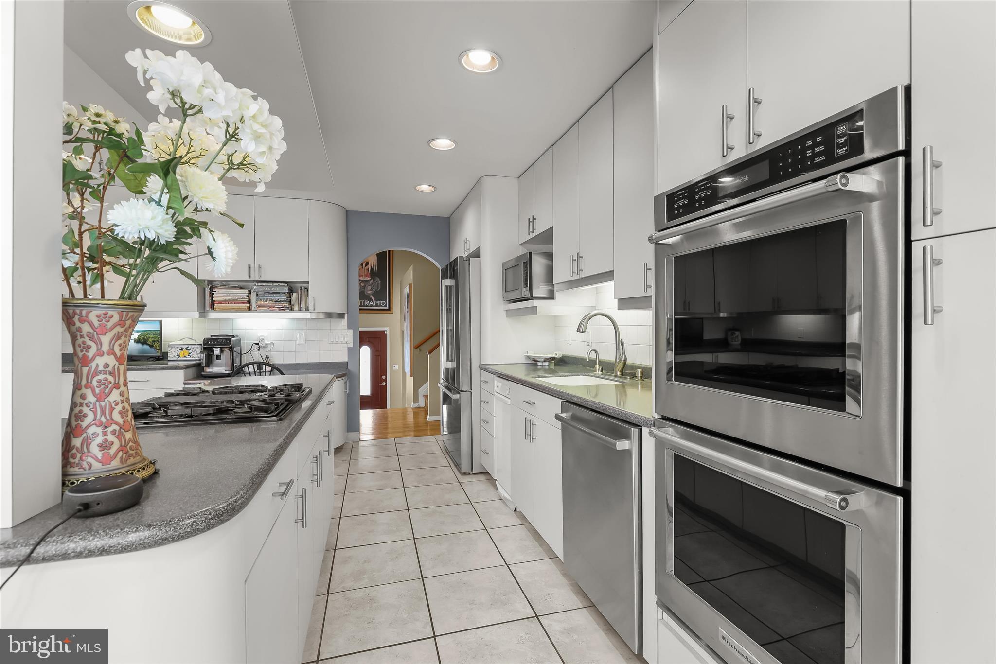 LONG MEADOW ESTATES - Residential