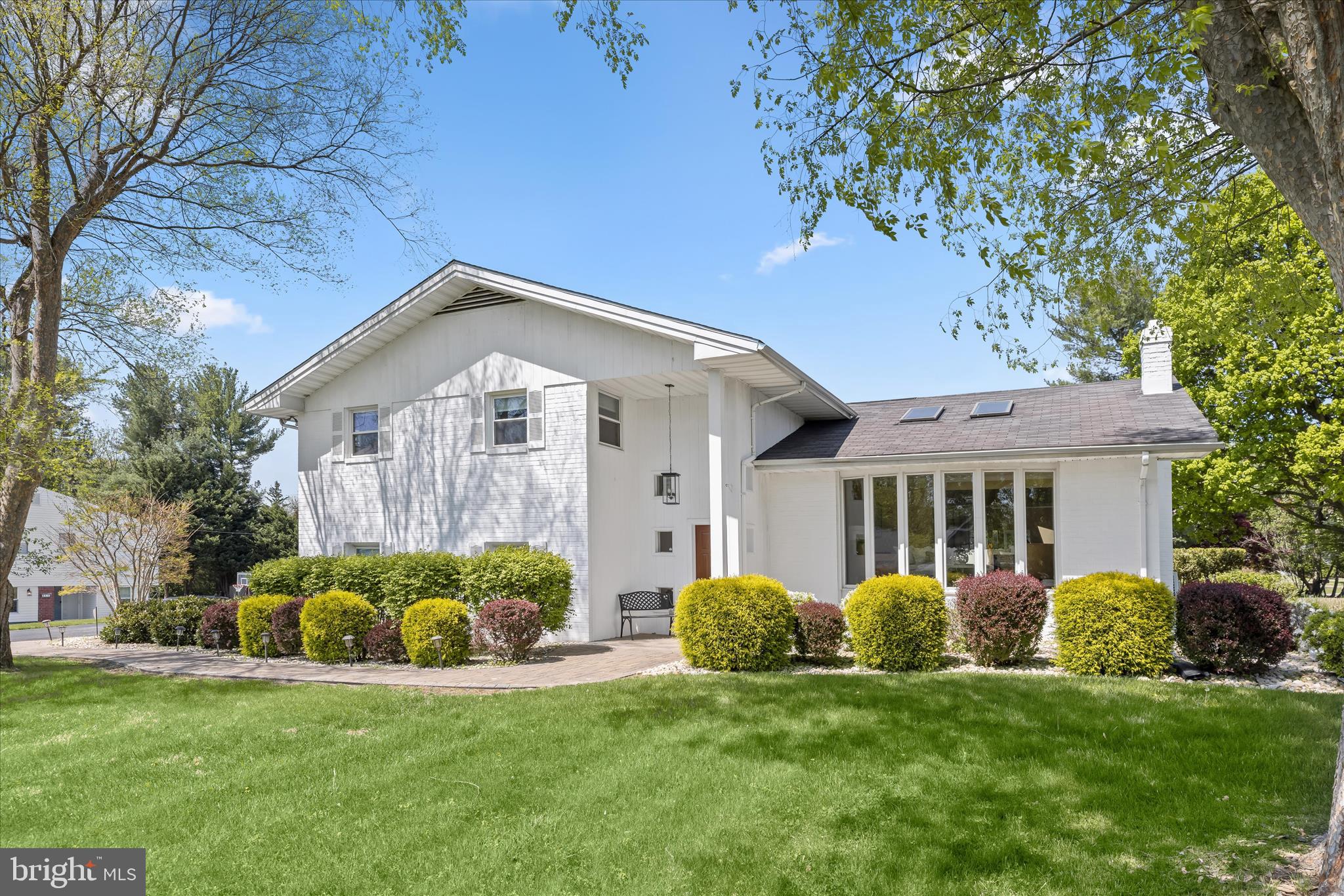 LONG MEADOW ESTATES - Residential