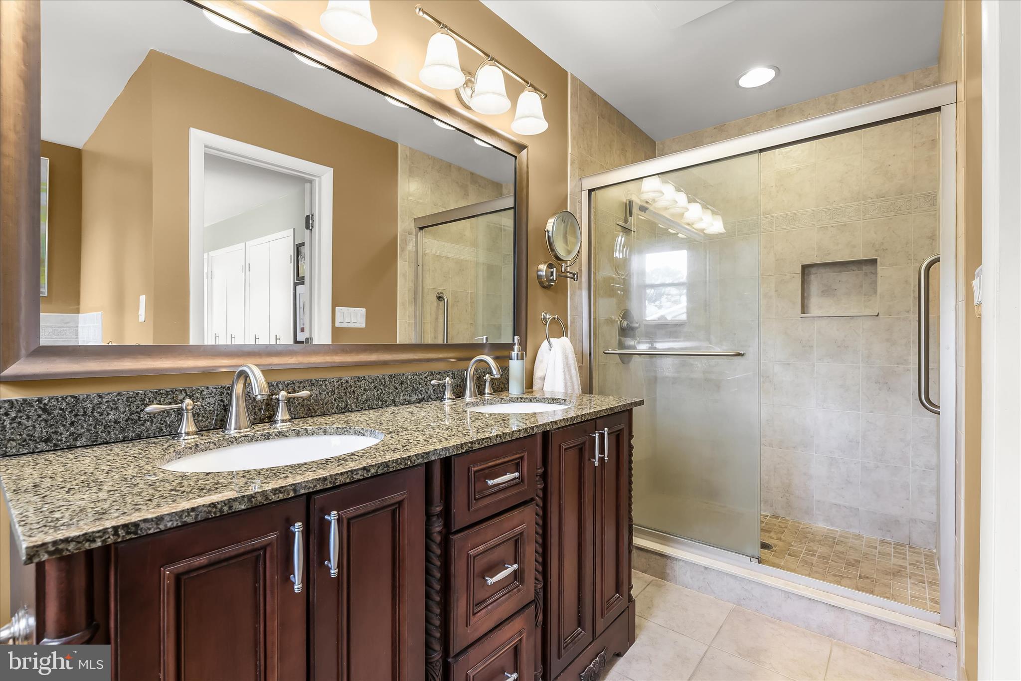 LONG MEADOW ESTATES - Residential