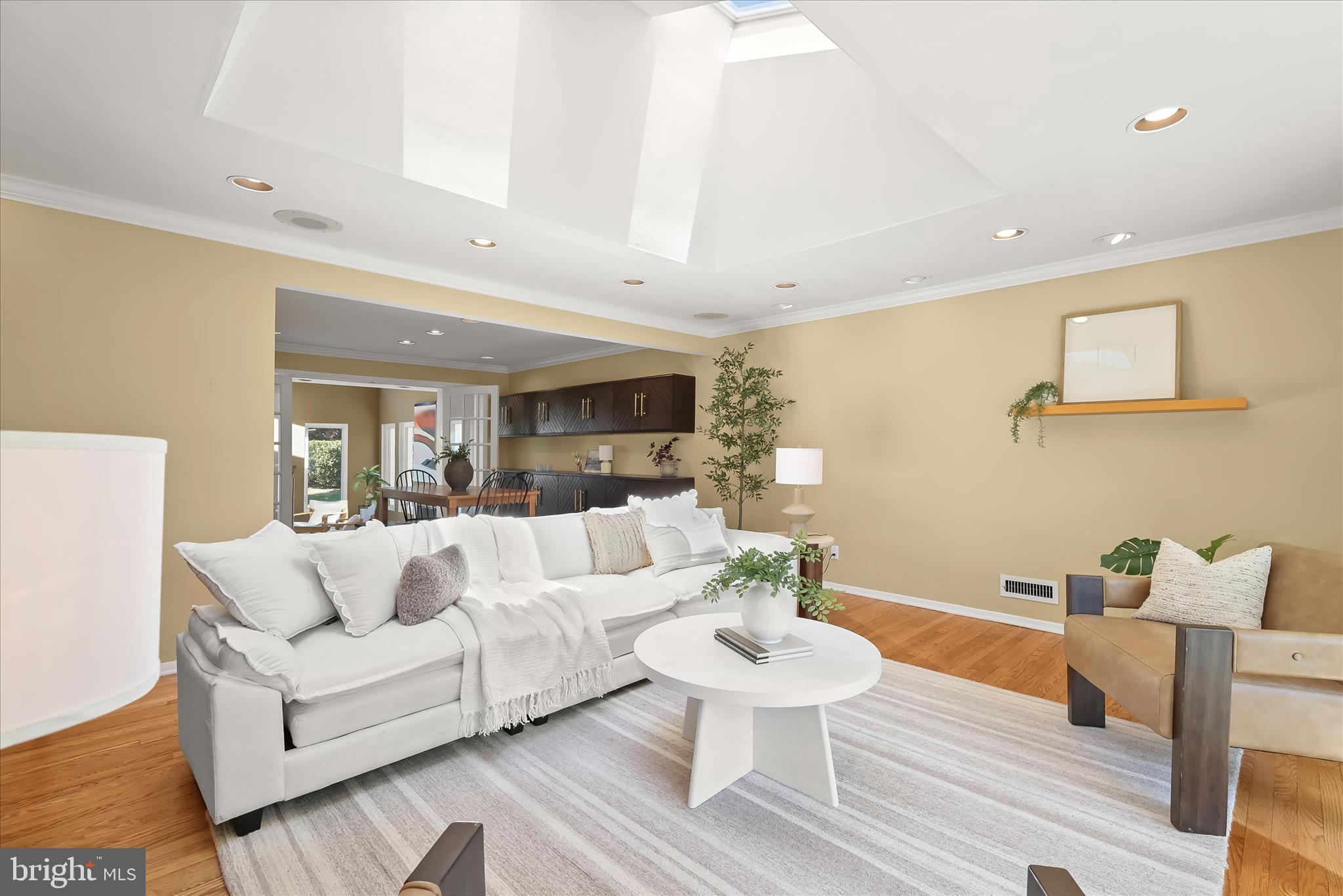 LONG MEADOW ESTATES - Residential