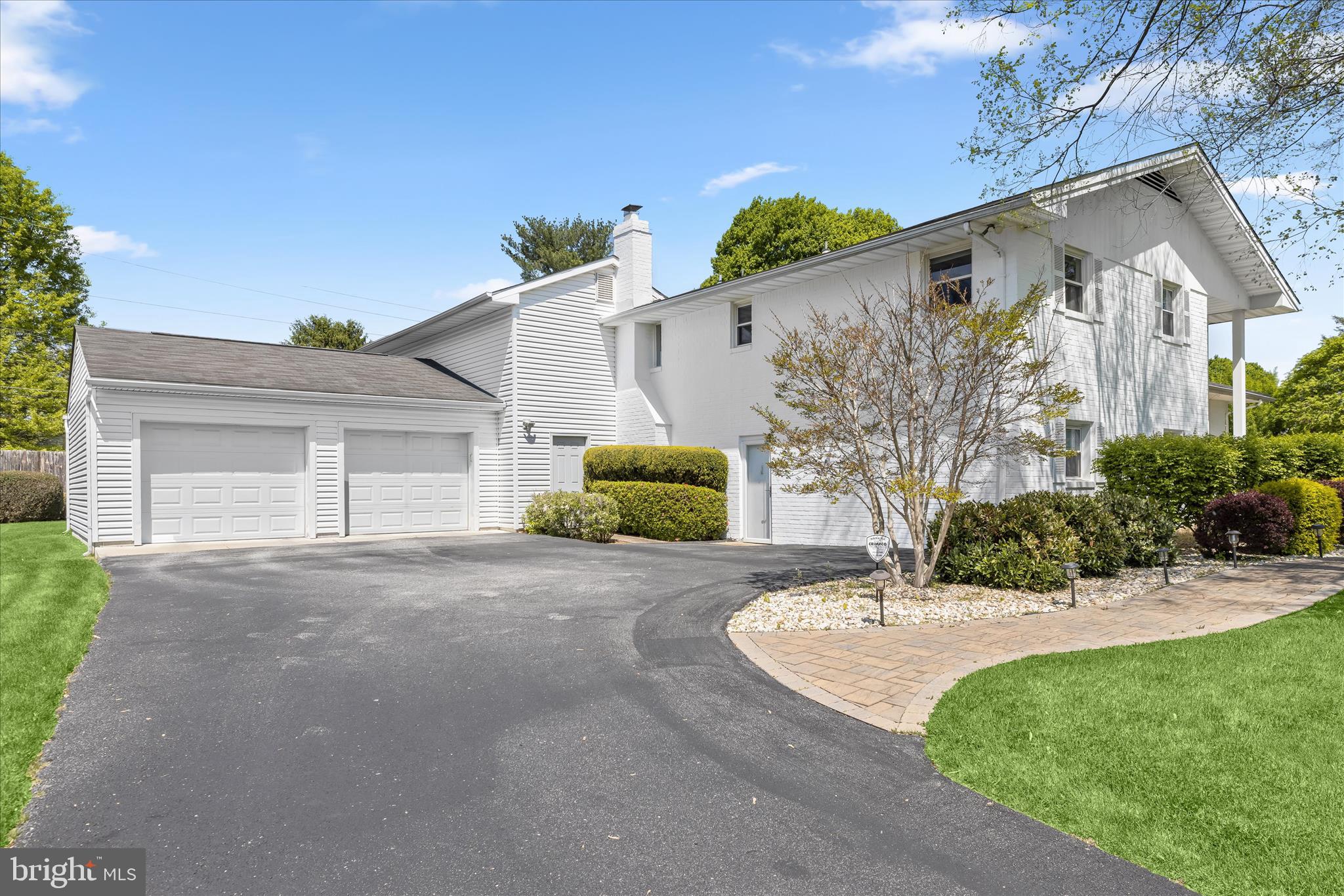 LONG MEADOW ESTATES - Residential