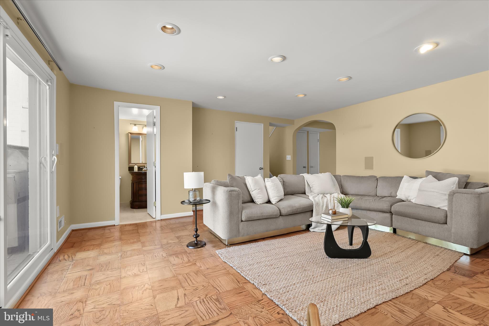 LONG MEADOW ESTATES - Residential