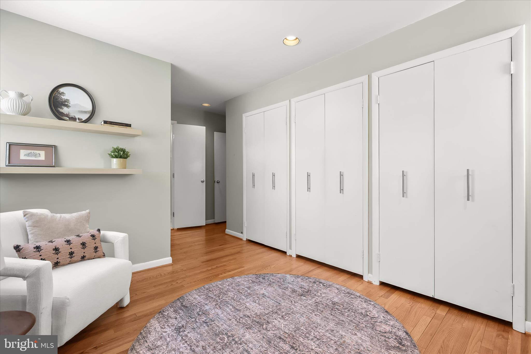 LONG MEADOW ESTATES - Residential