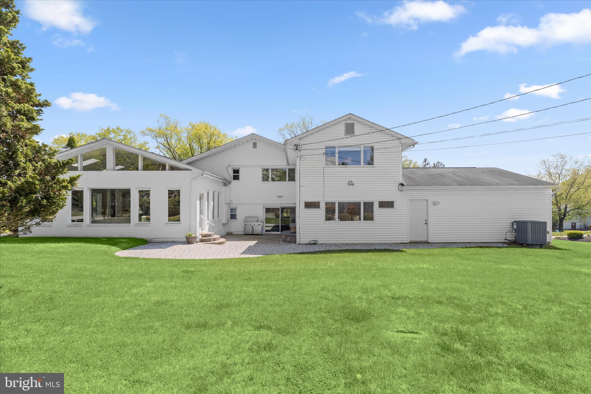 LONG MEADOW ESTATES - Residential