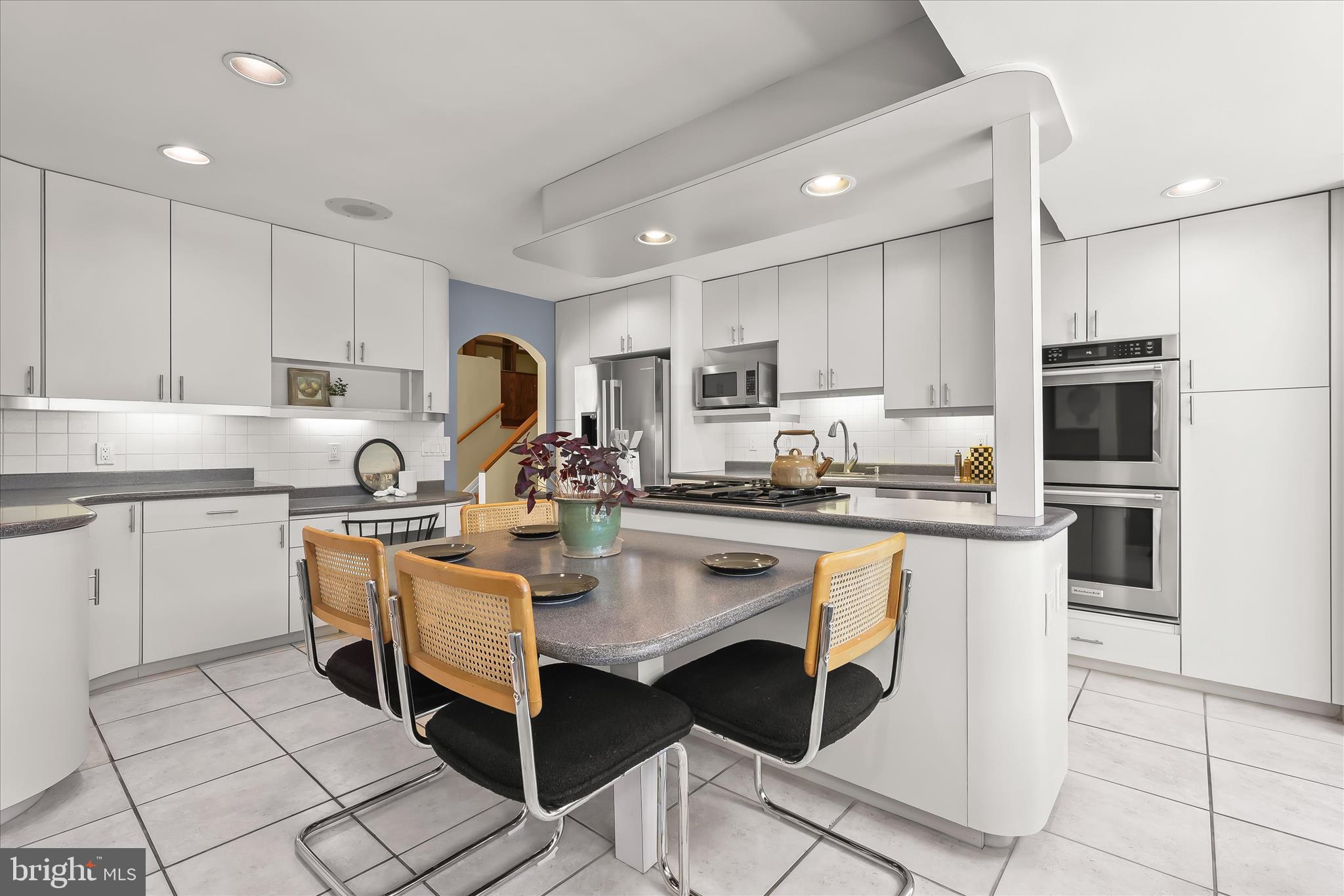 LONG MEADOW ESTATES - Residential