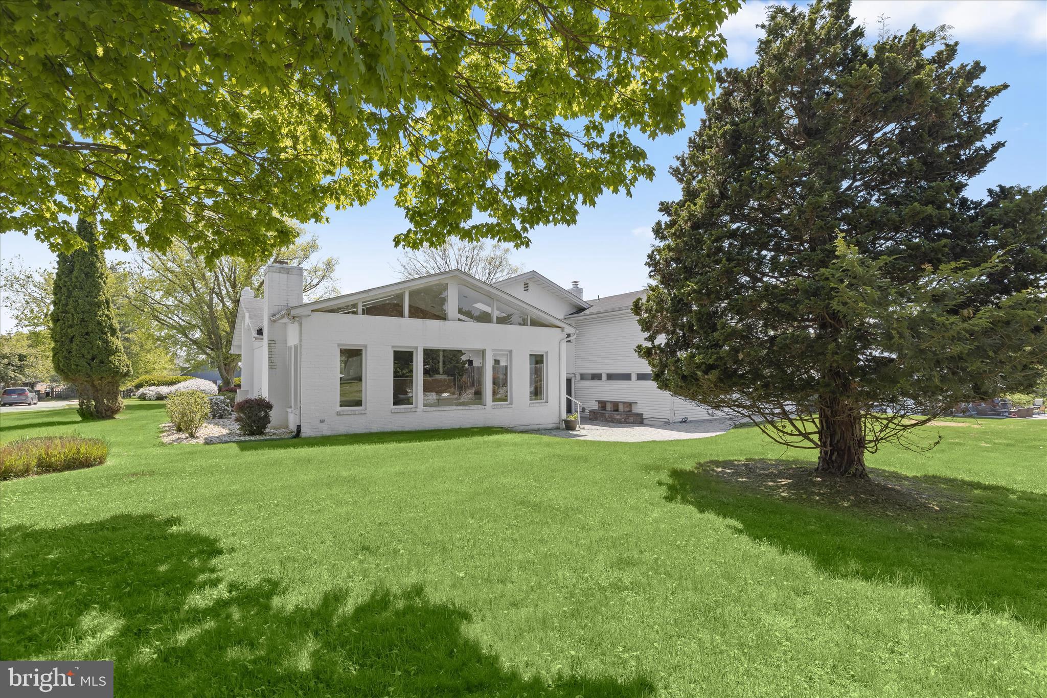 LONG MEADOW ESTATES - Residential