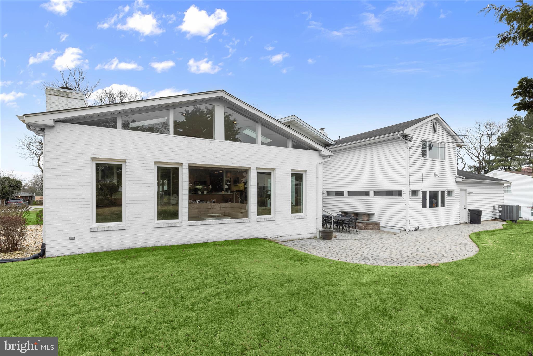 LONG MEADOW ESTATES - Residential