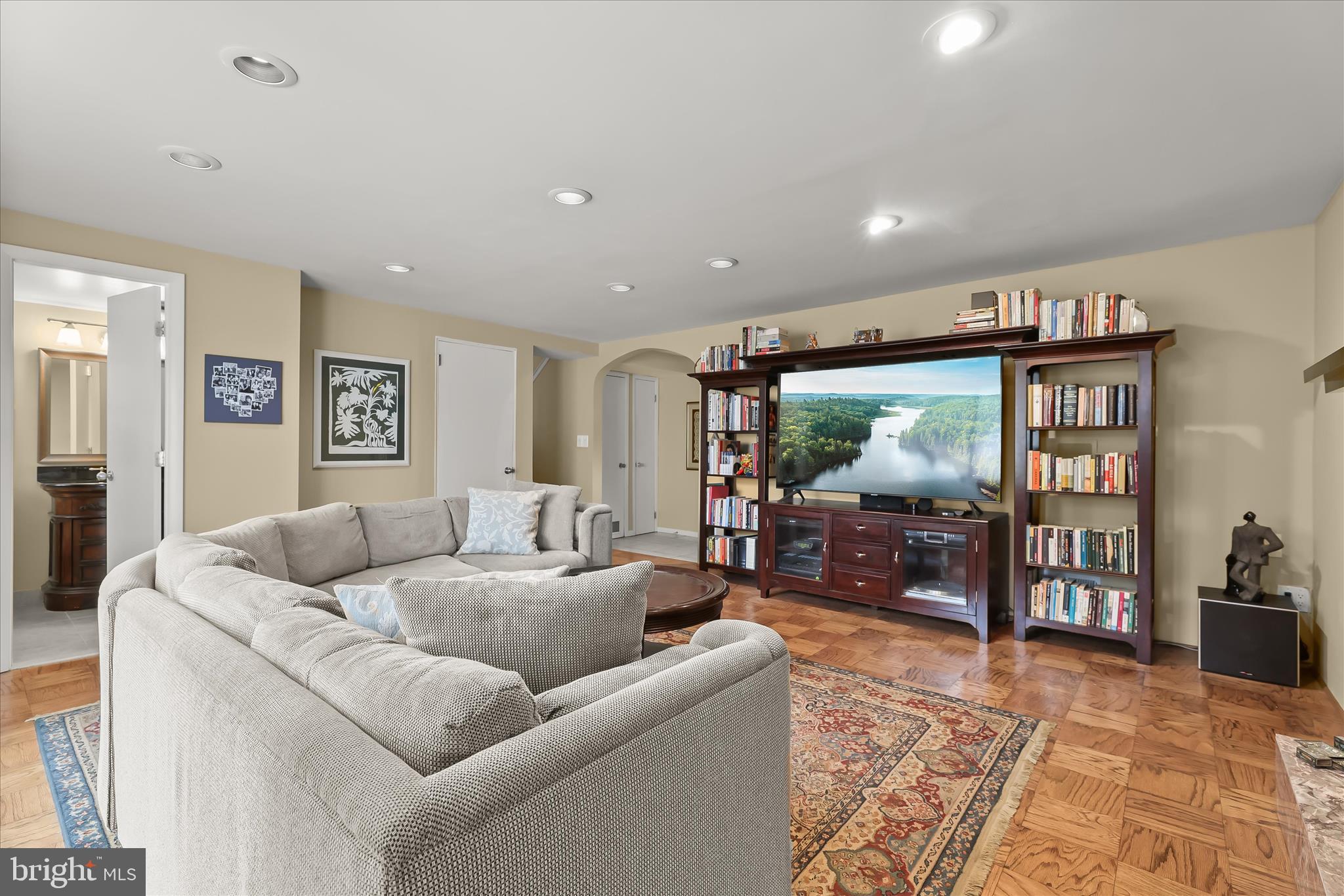 LONG MEADOW ESTATES - Residential