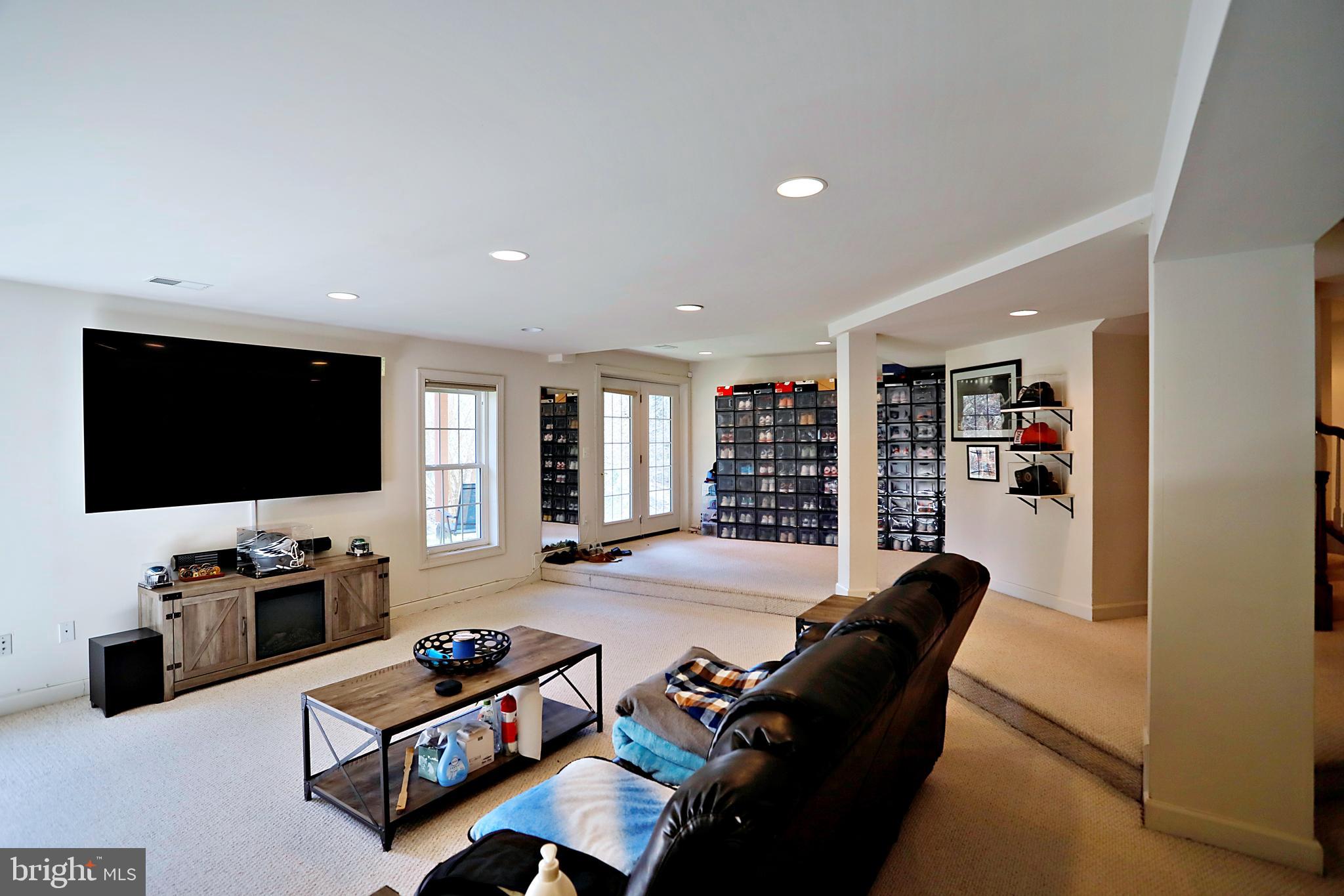 JAMES CREEK - Residential Lease