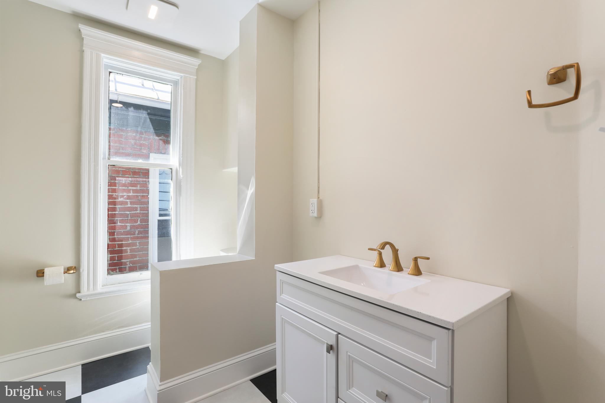 CITY OF MARTINSBURG - Commercial Lease