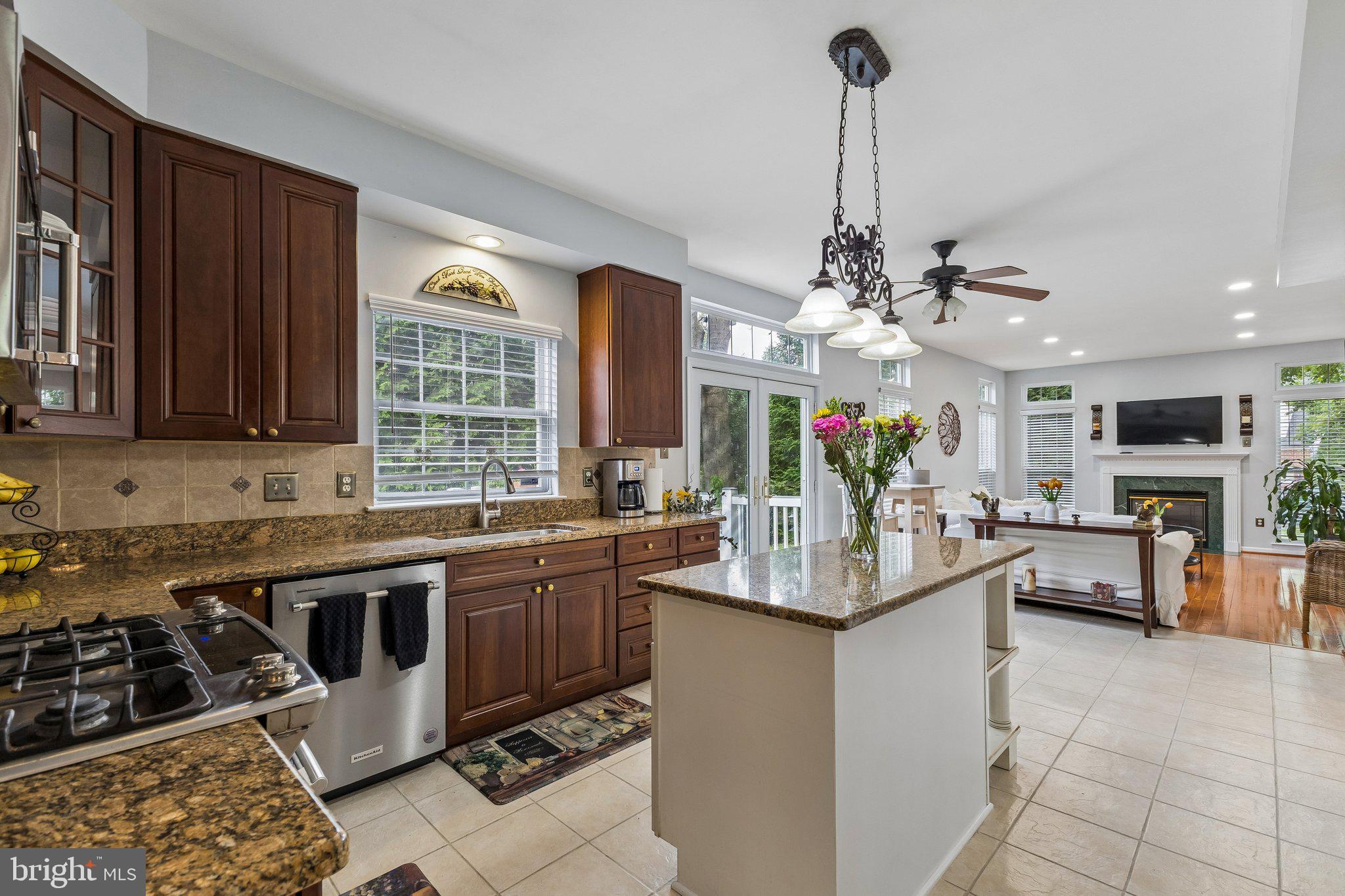 8 WINDING OAK COURT