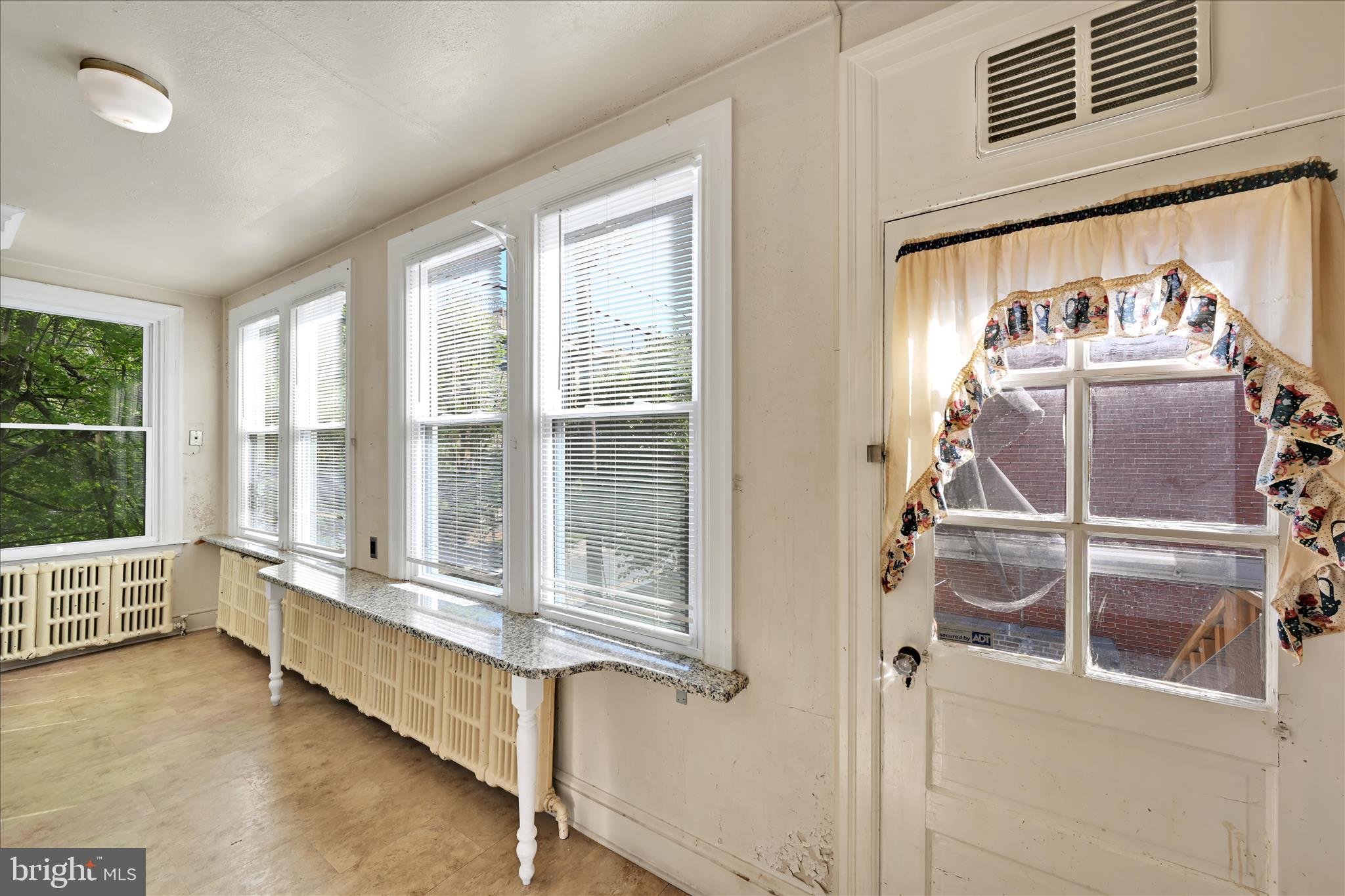 LANCASTER NORTHEAST - Residential Income