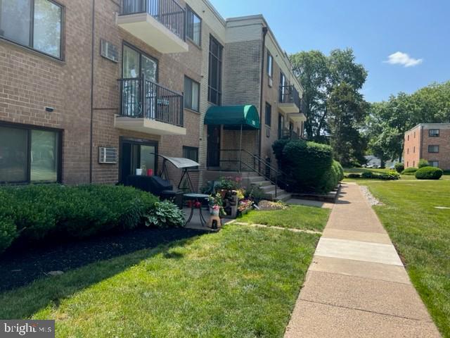1575 W STREET ROAD 819