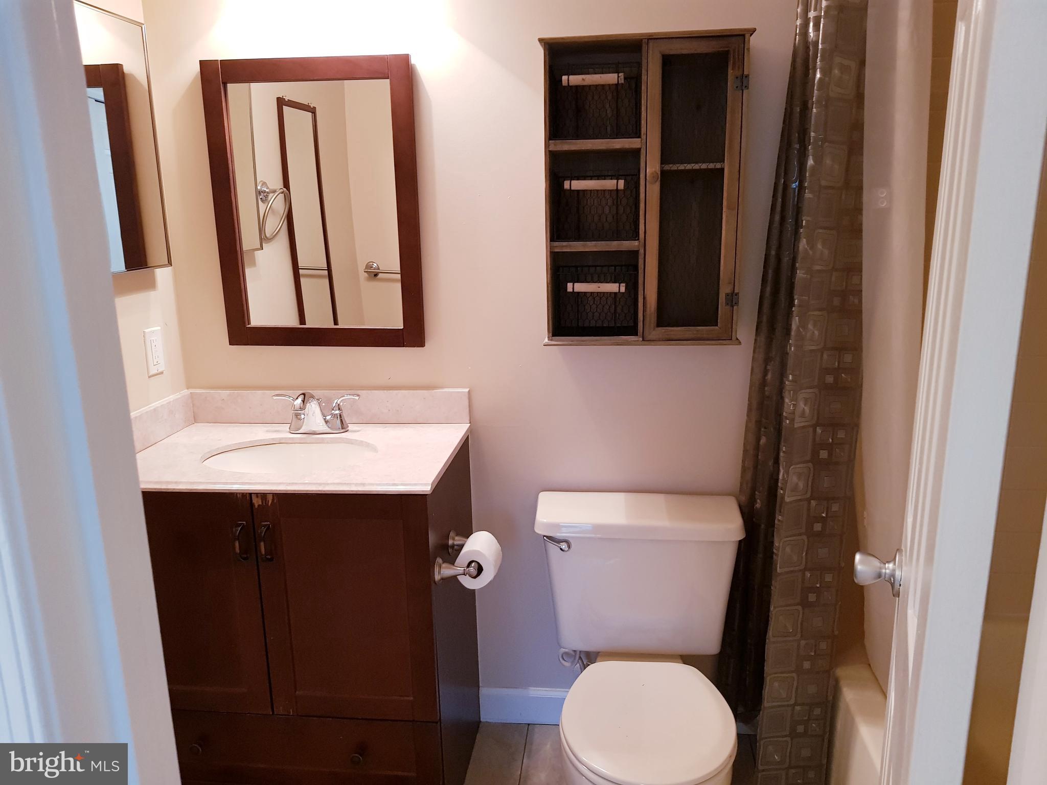 CLIFTON TOWNES - Residential Lease