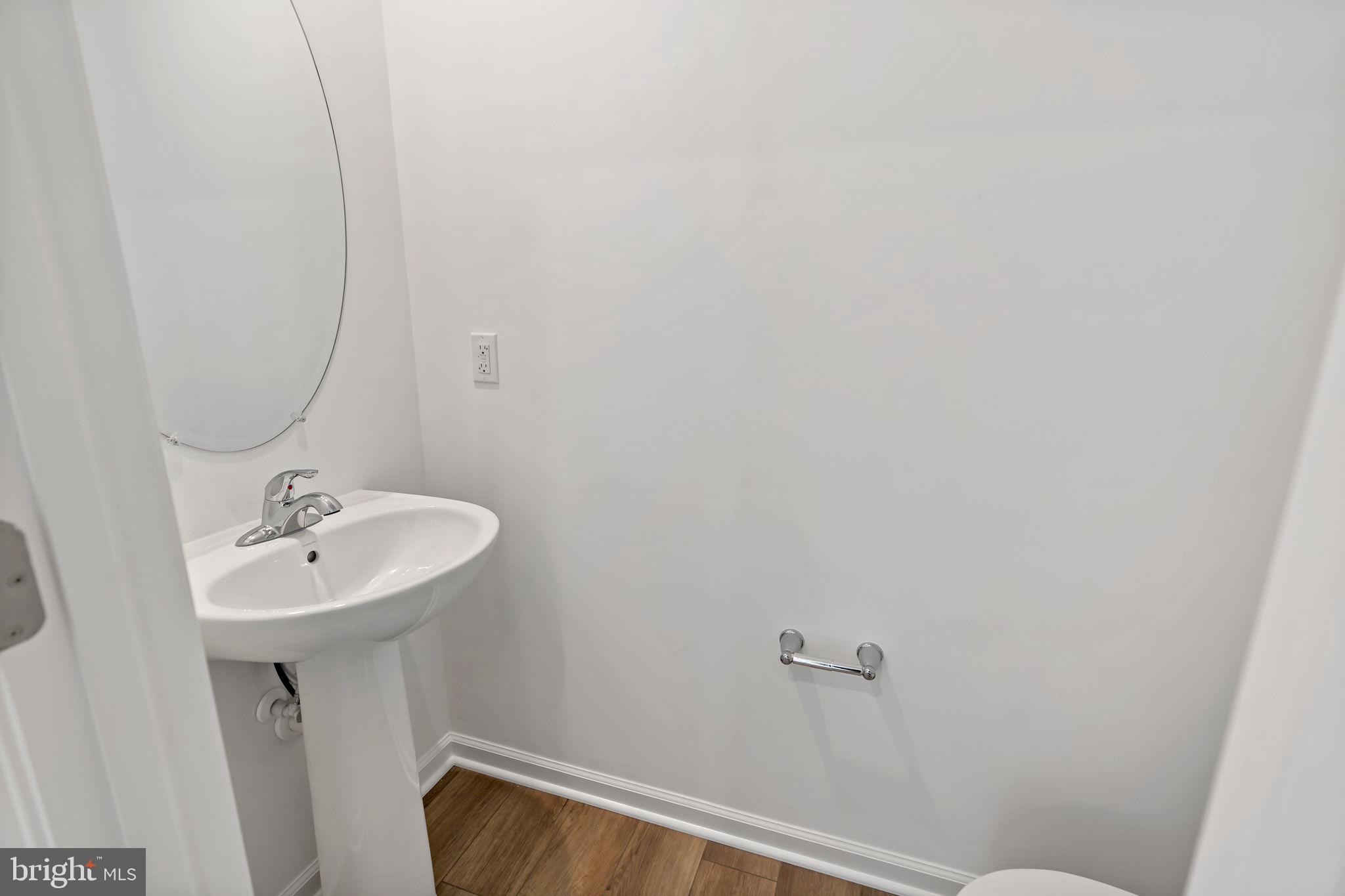 WHISPERING PINES - Residential