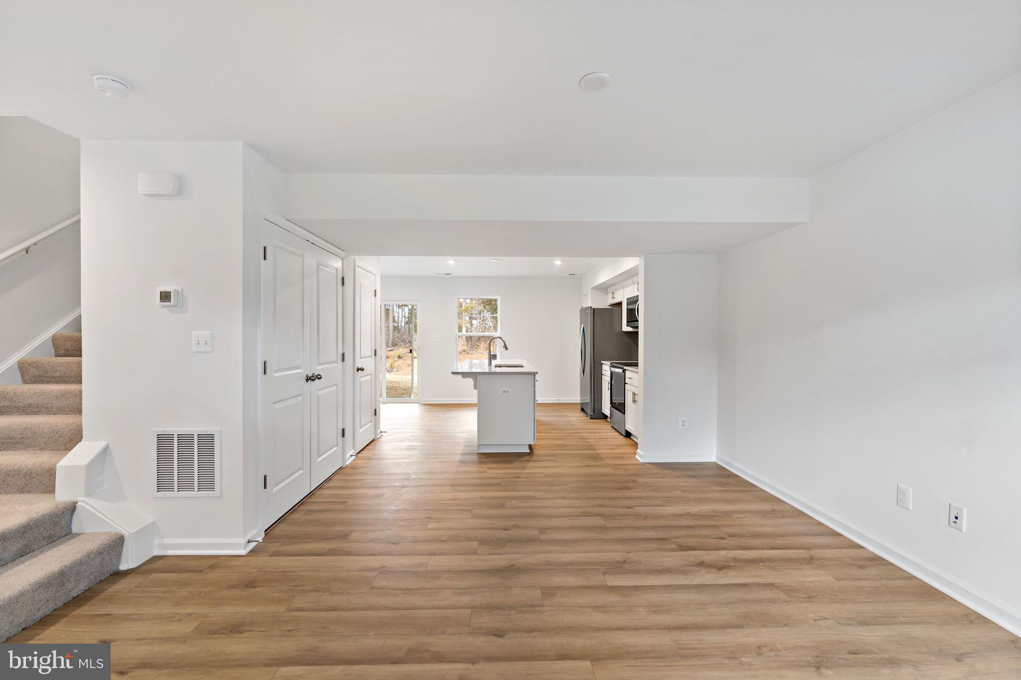 WHISPERING PINES - Residential