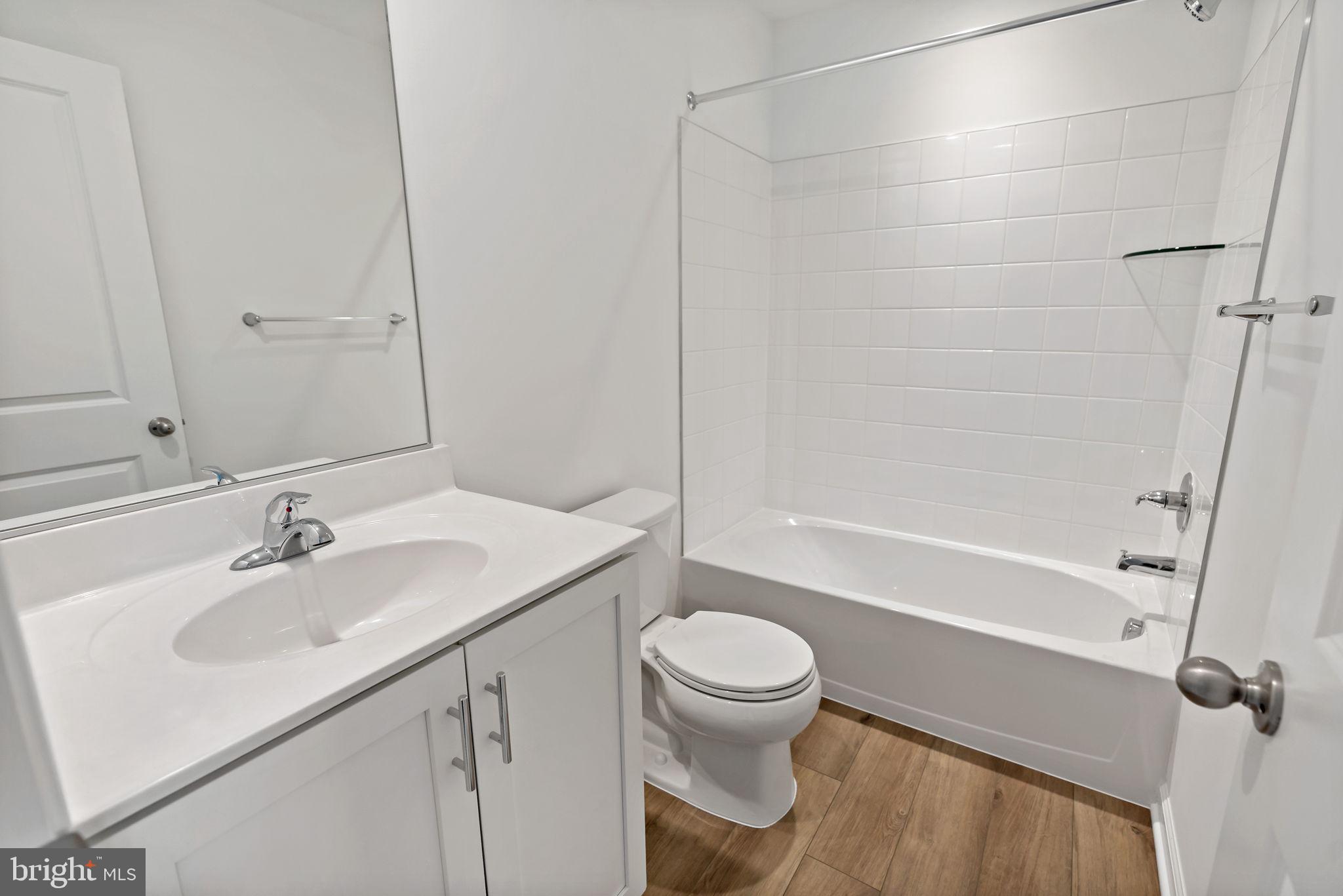 WHISPERING PINES - Residential