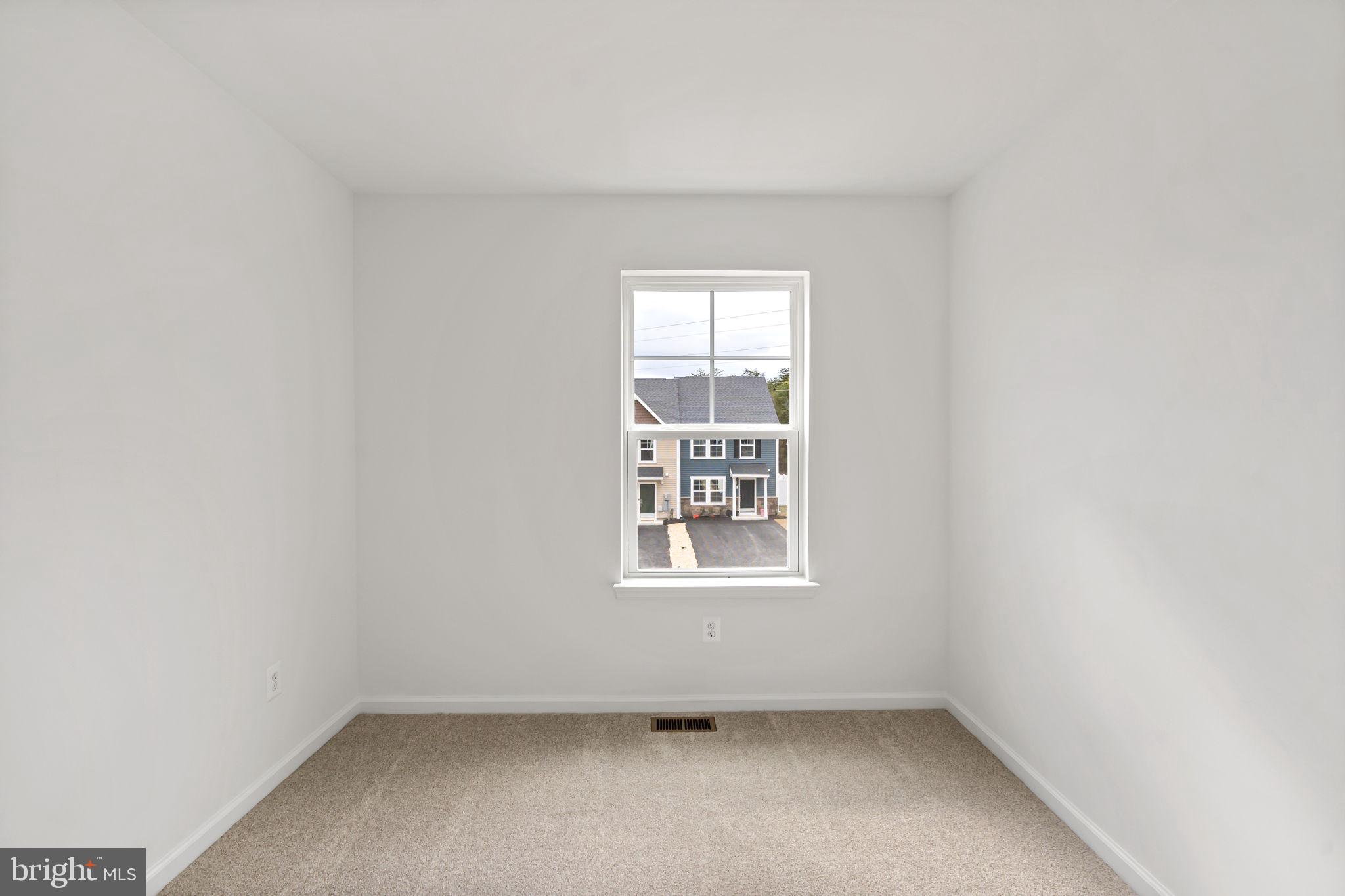 WHISPERING PINES - Residential