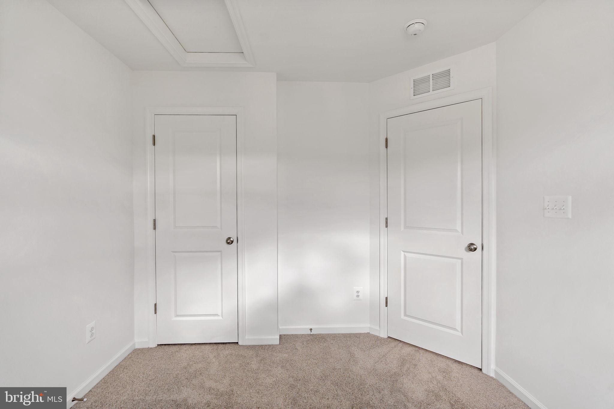 WHISPERING PINES - Residential