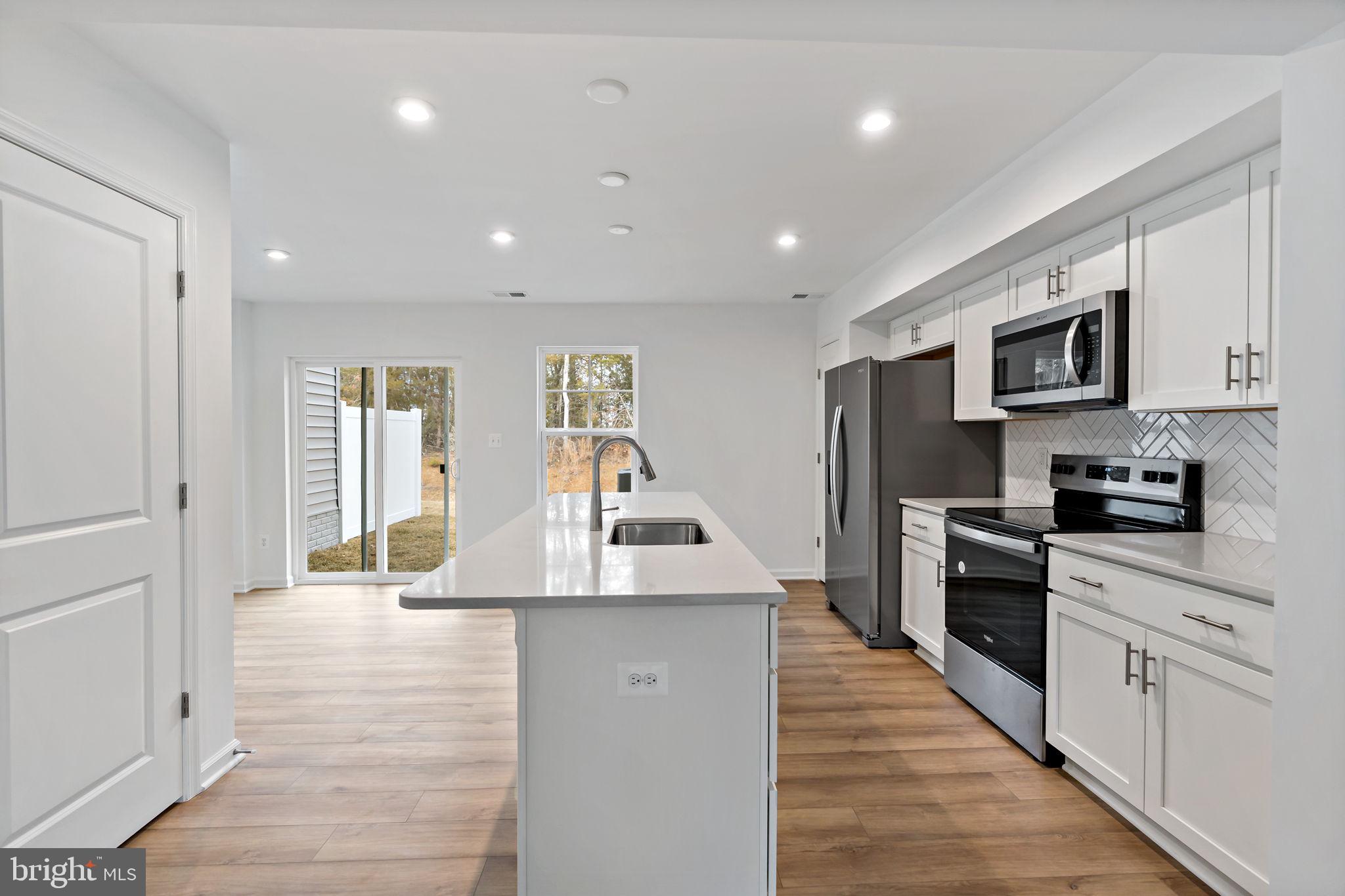 WHISPERING PINES - Residential