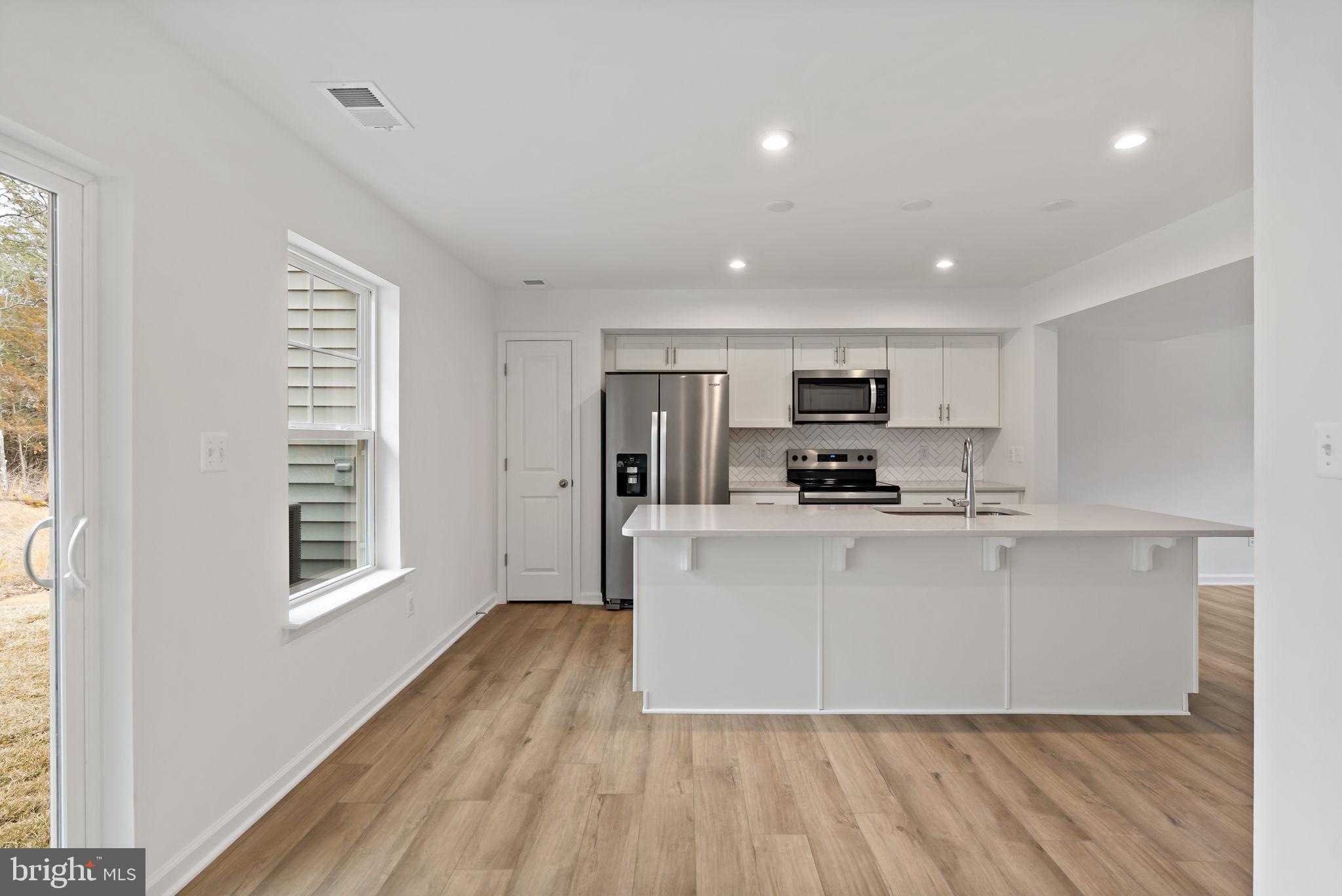 WHISPERING PINES - Residential