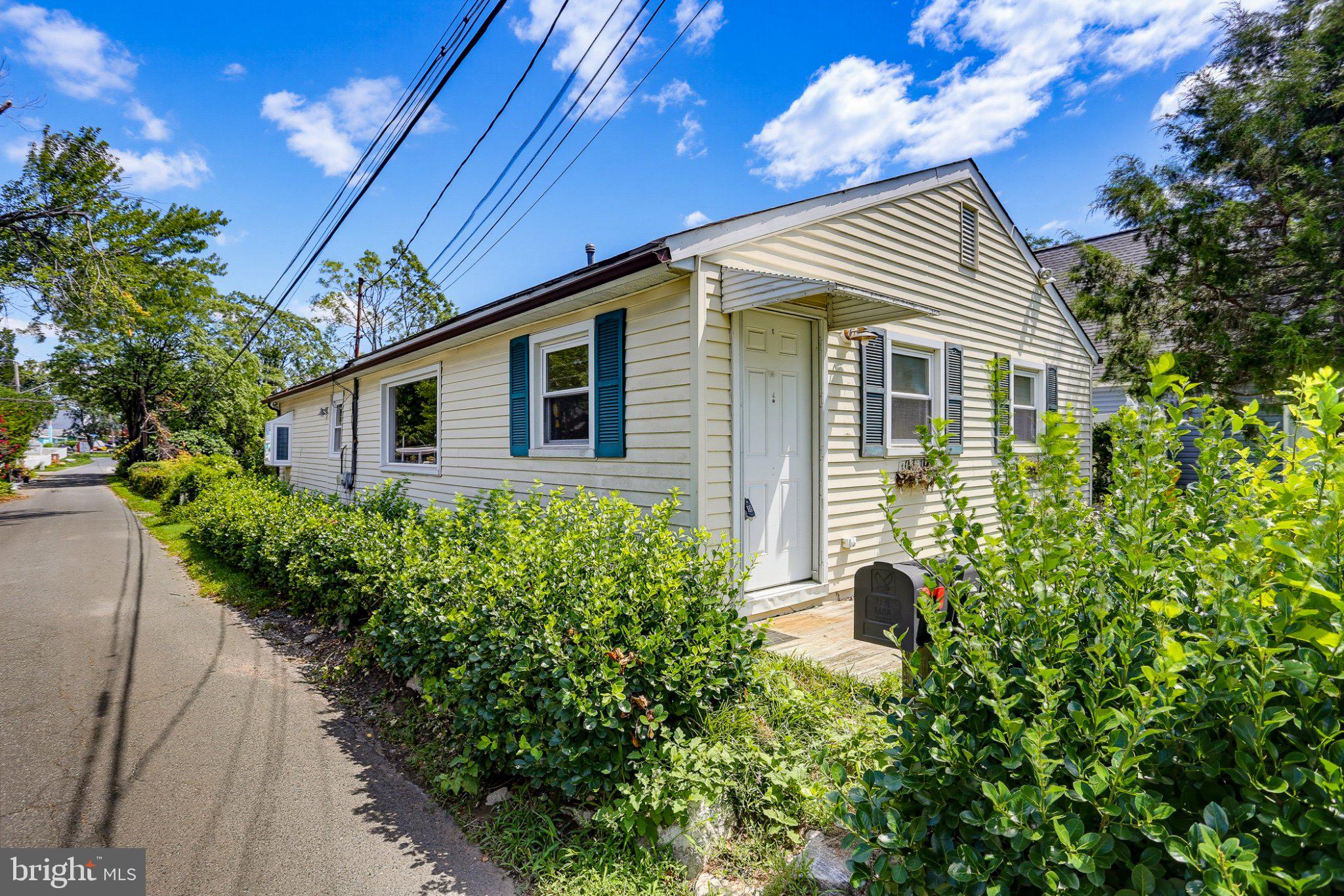1300 MCNABBS LANE