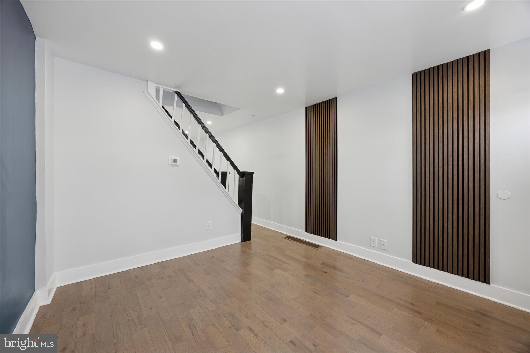 3043 CEDAR STREET