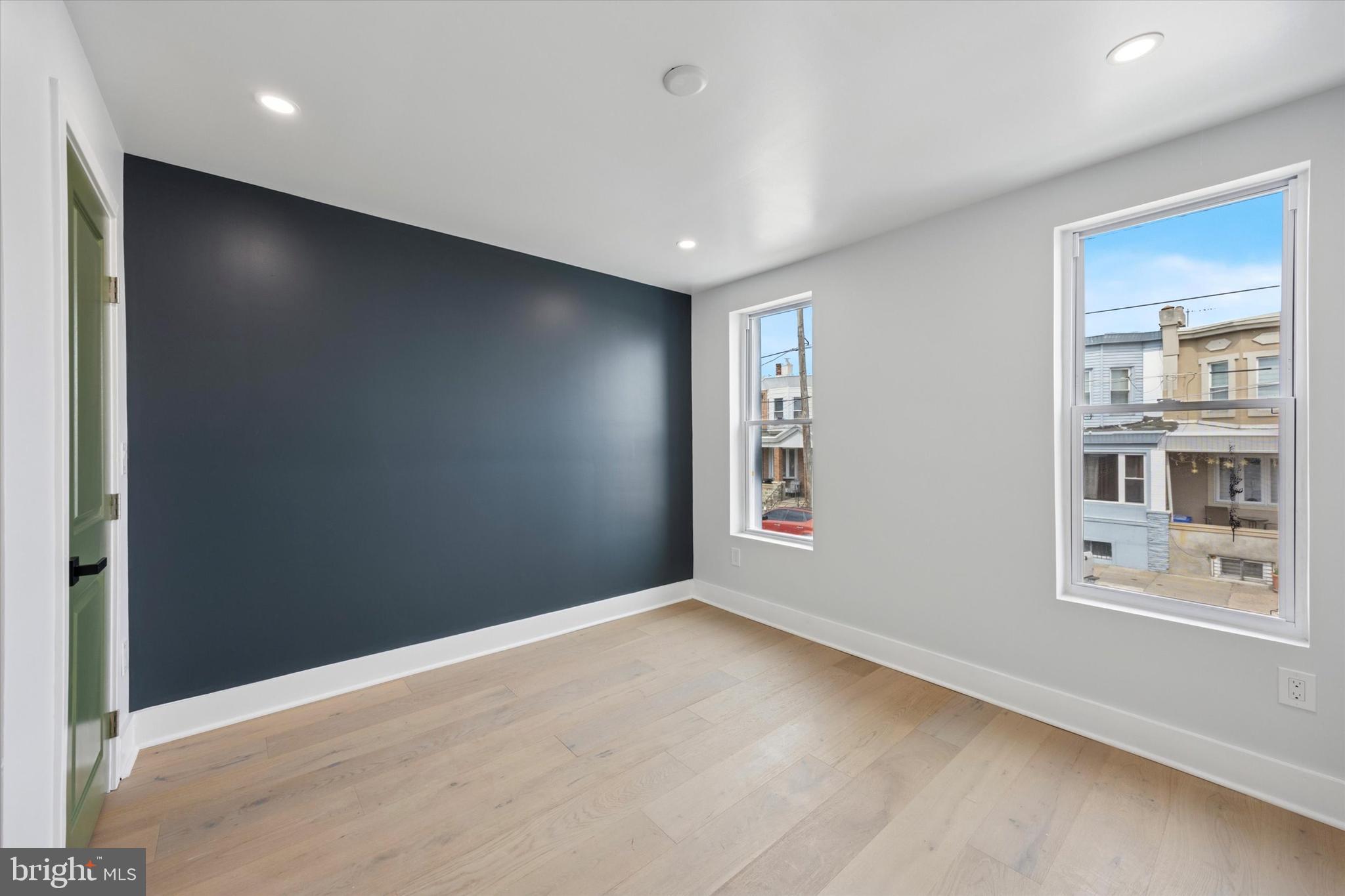 PORT RICHMOND - Residential