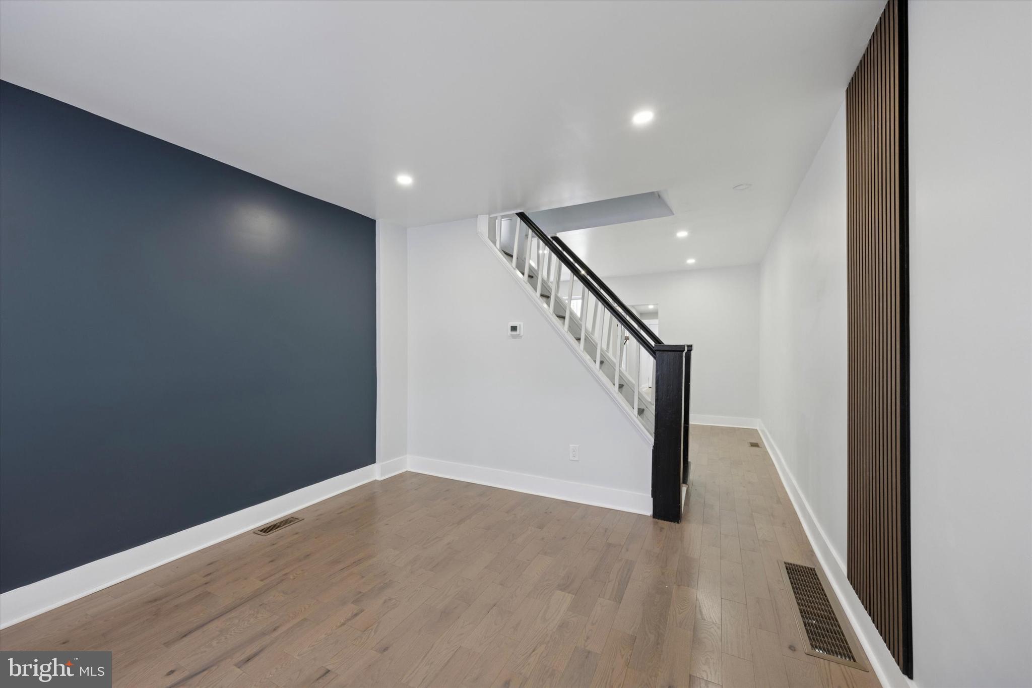 3043 CEDAR STREET