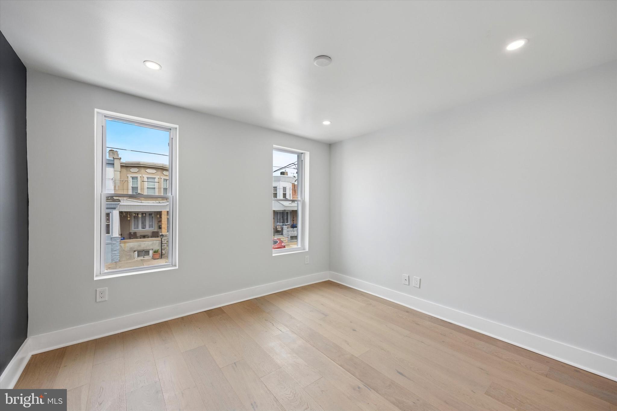 PORT RICHMOND - Residential