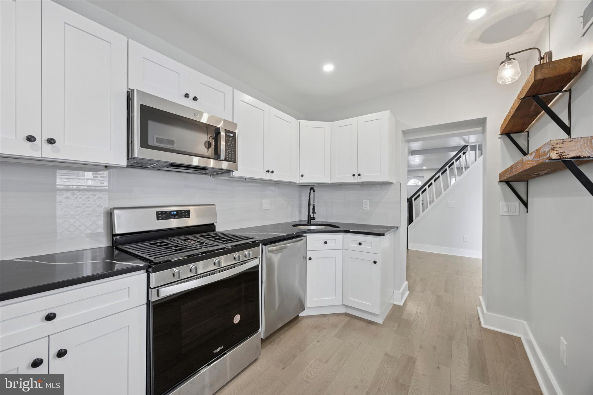 PORT RICHMOND - Residential