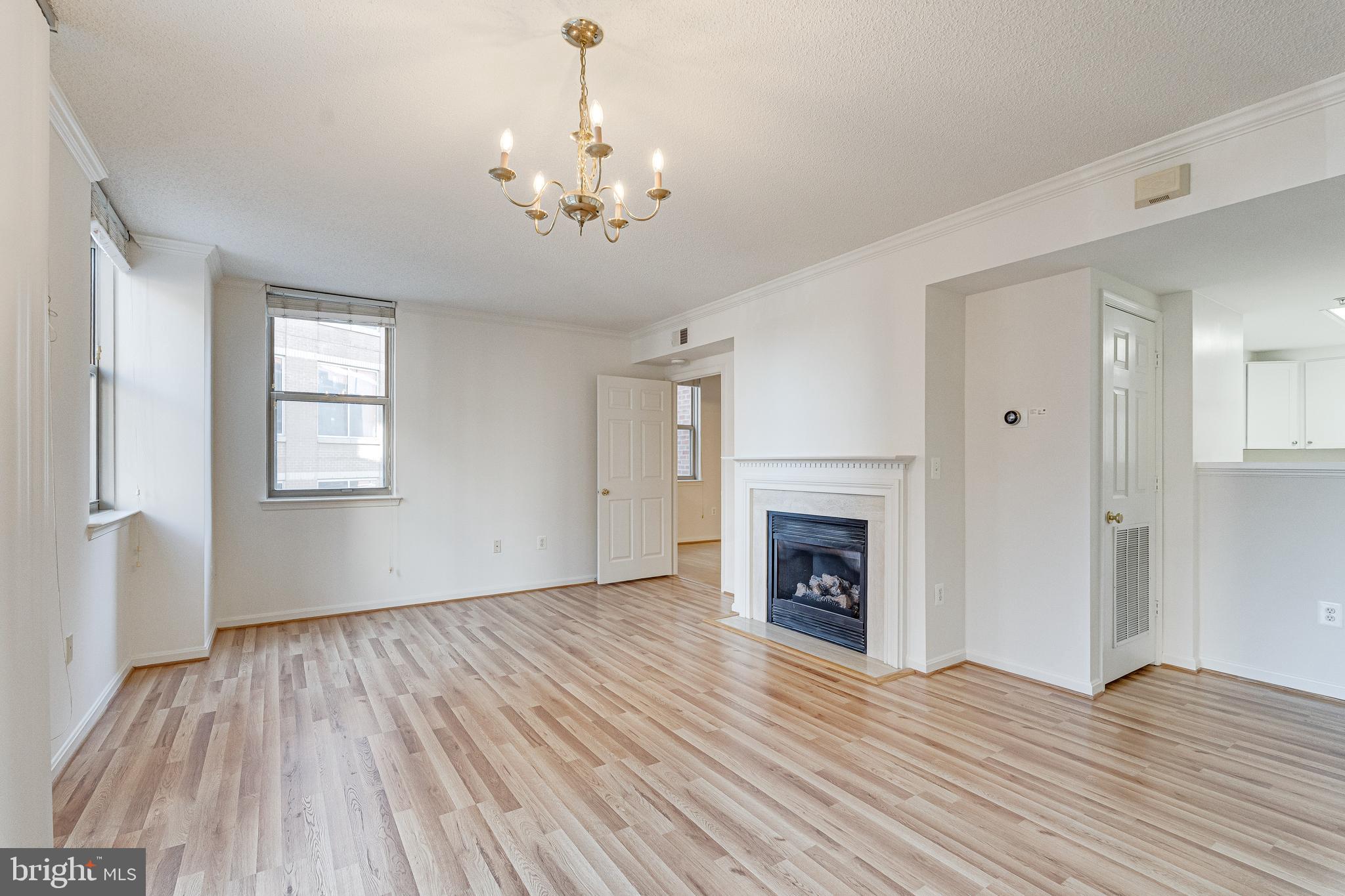 LEXINGTON SQUARE - Residential