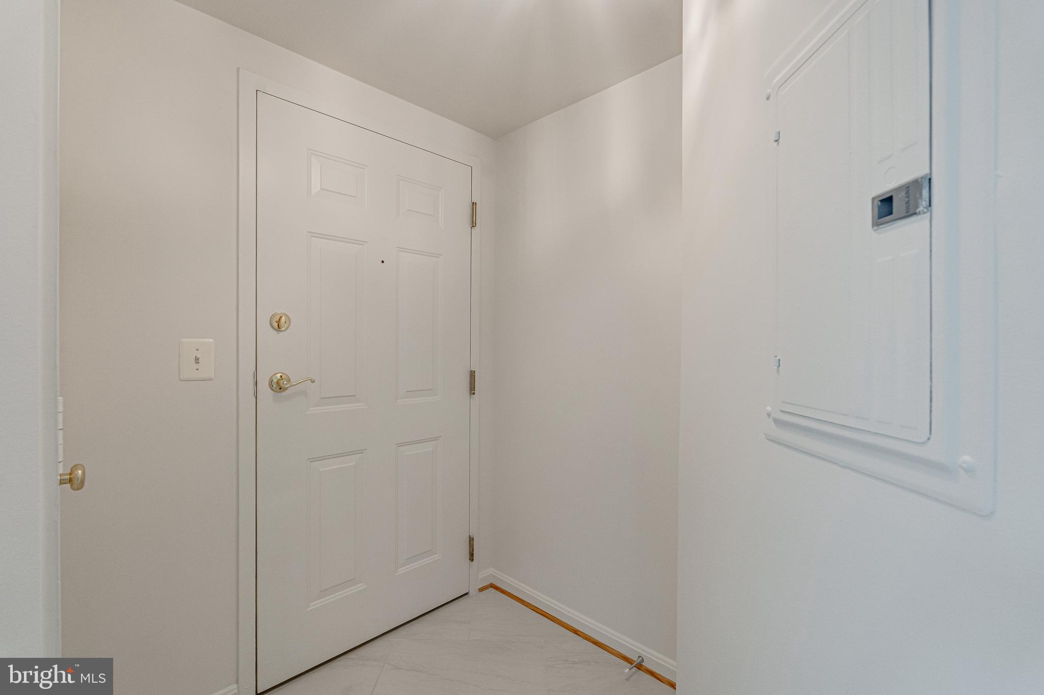 LEXINGTON SQUARE - Residential