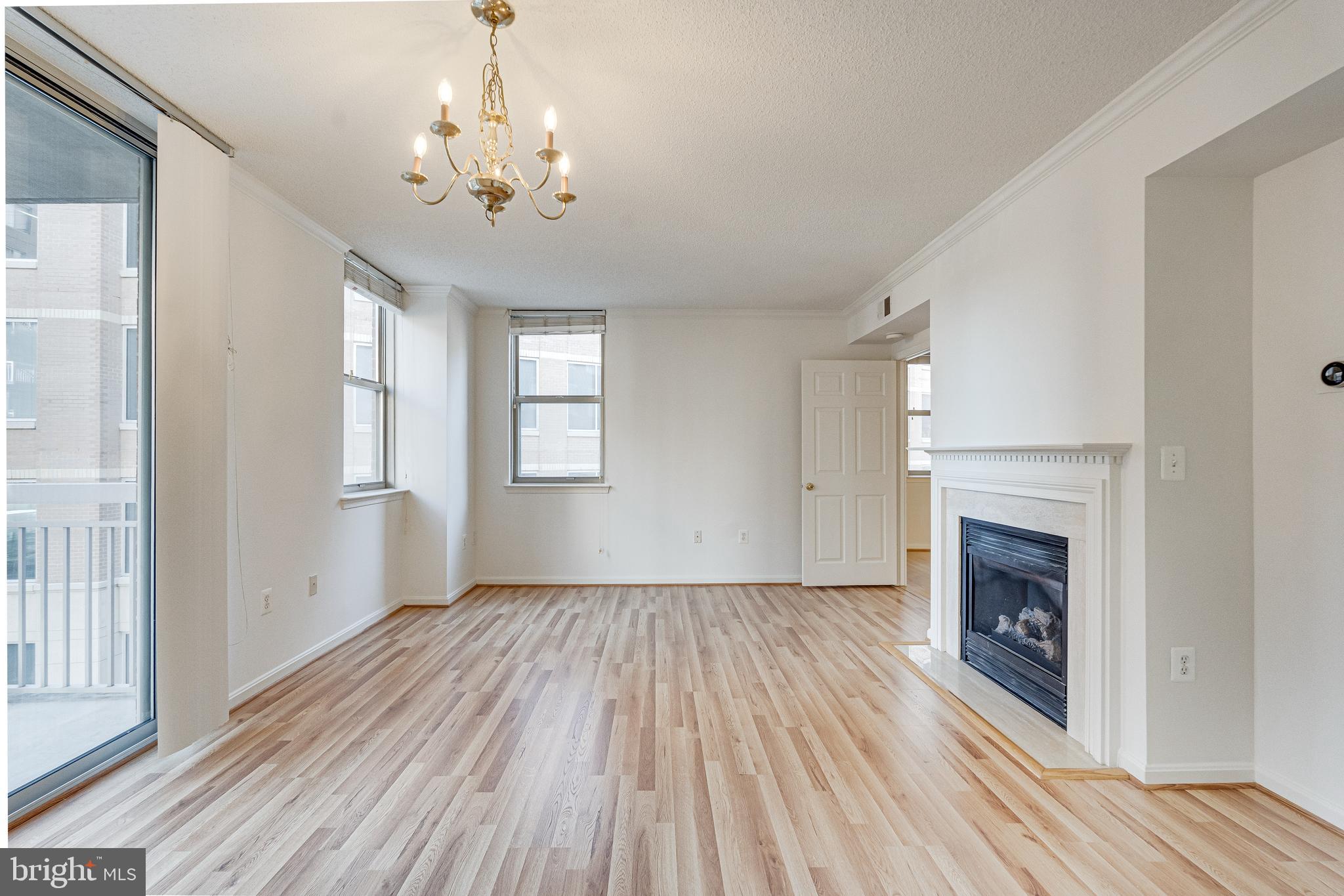 LEXINGTON SQUARE - Residential