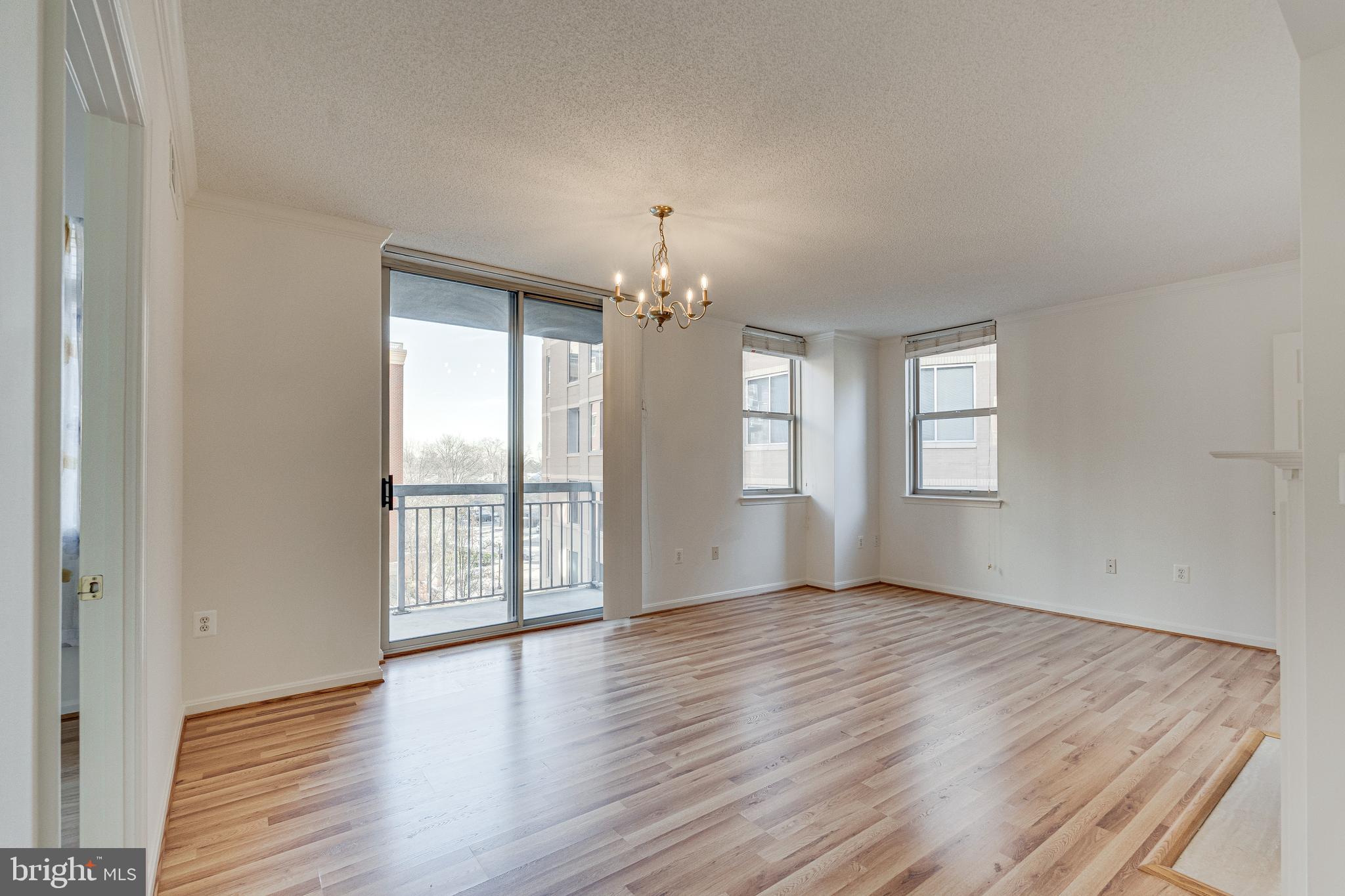 LEXINGTON SQUARE - Residential