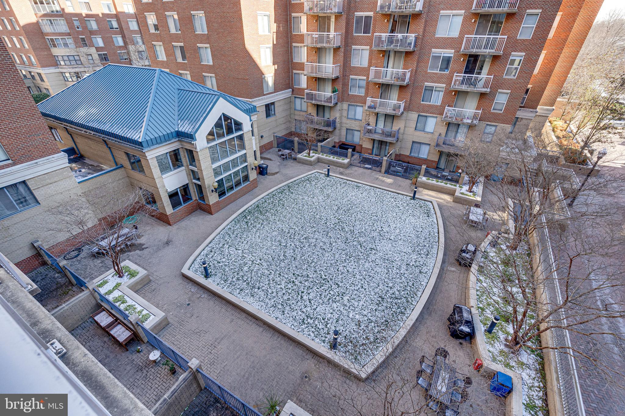 LEXINGTON SQUARE - Residential