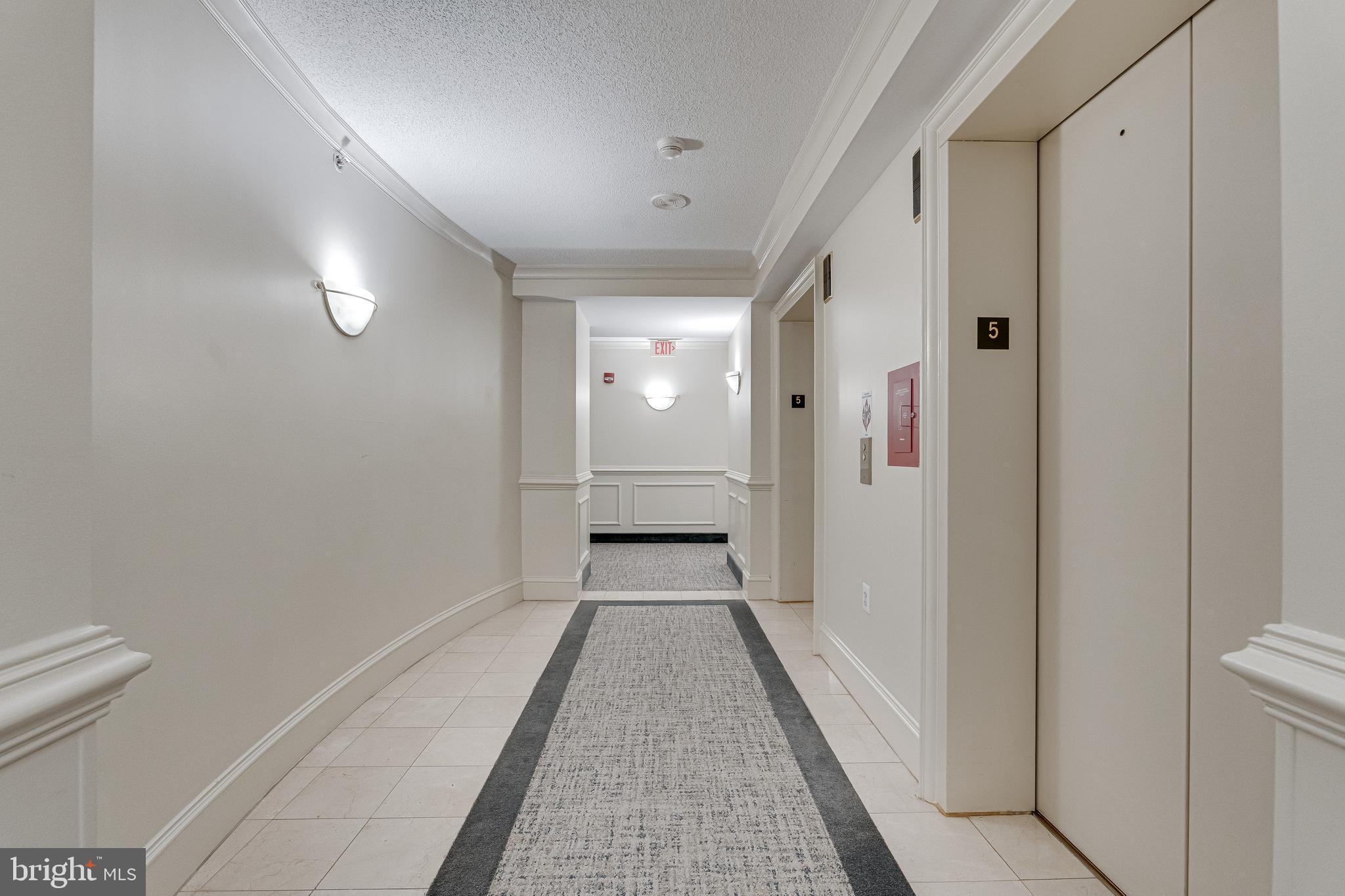 LEXINGTON SQUARE - Residential