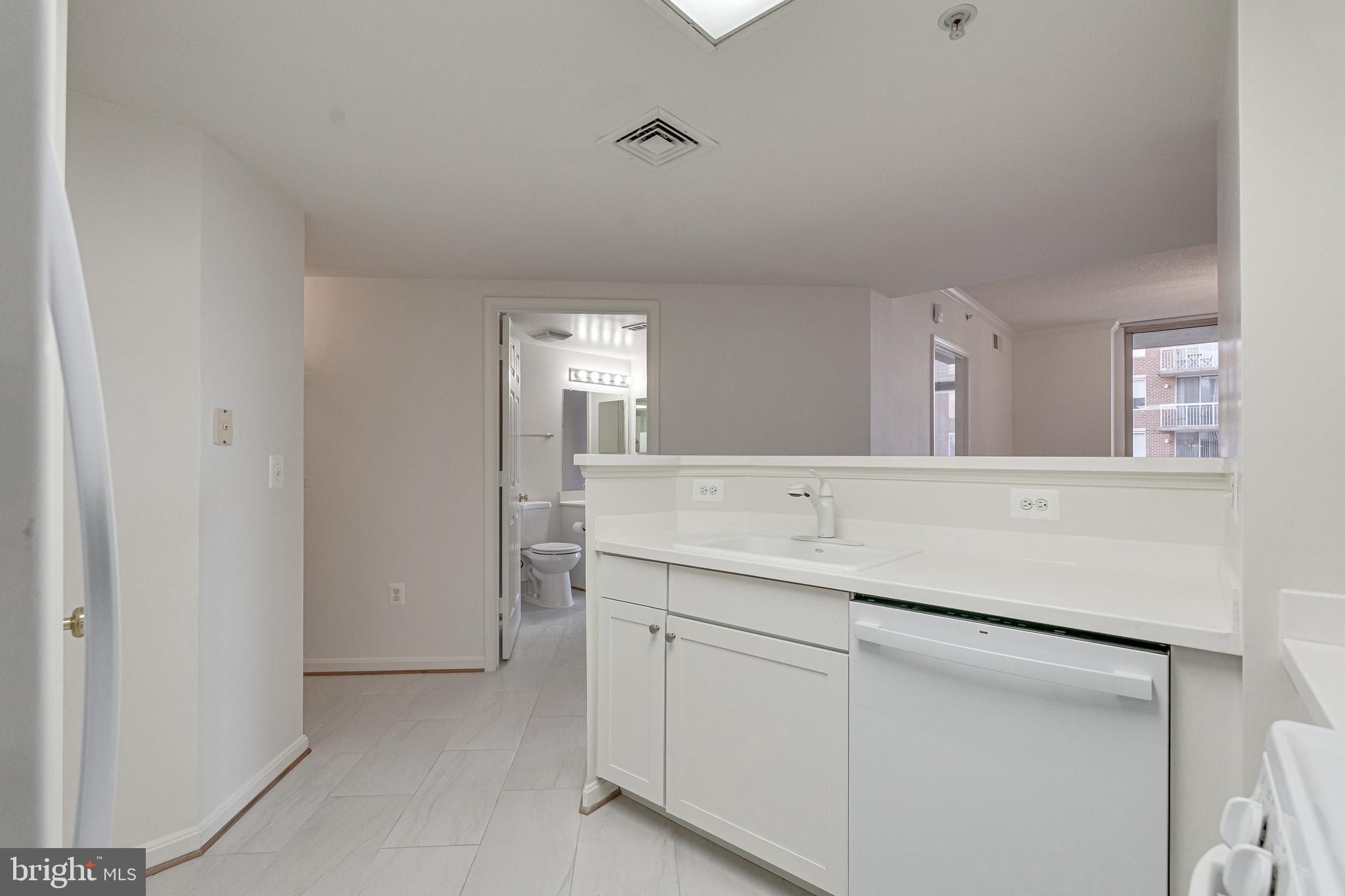 LEXINGTON SQUARE - Residential