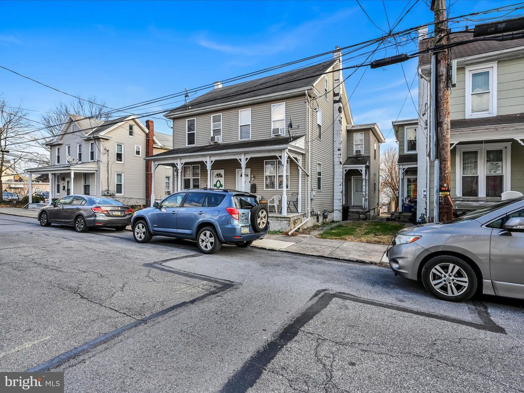 Photo of 34 W Hummelstown Street, ELIZABETHTOWN, PA 17022 (MLS # PALA2061424)